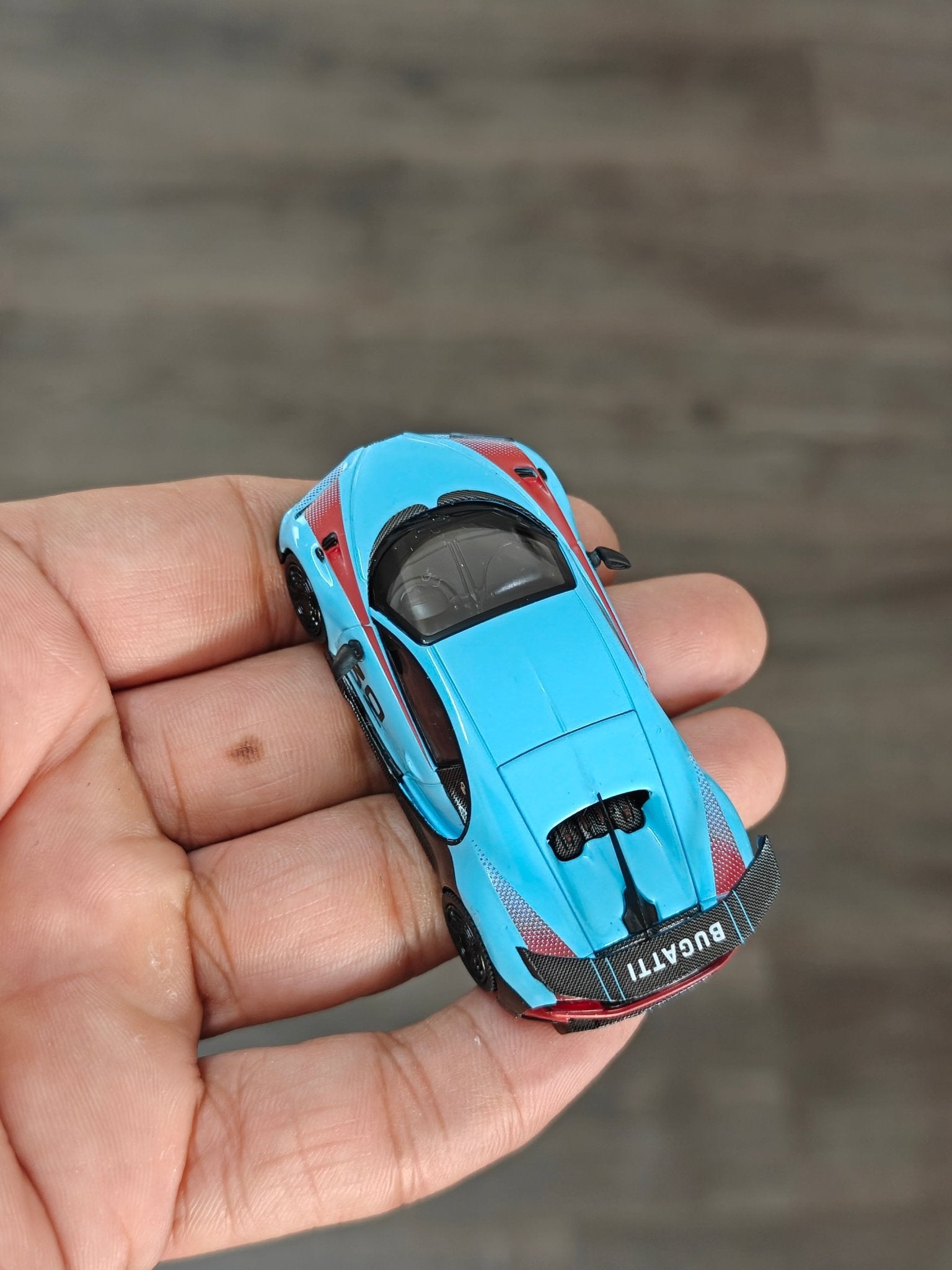 Mini GT Bugatti Chiron Pur Sport "Grand Prix" (Open Box) - Kinder Logs