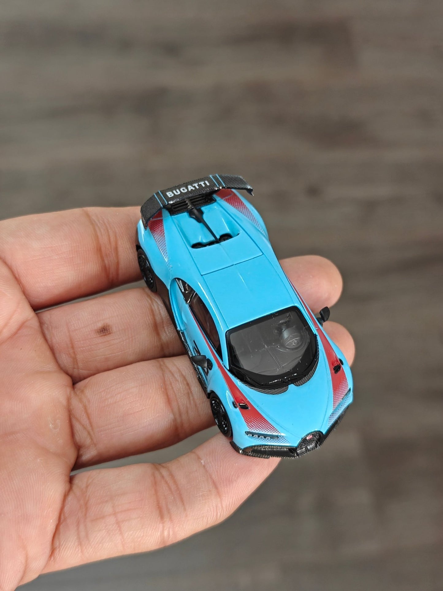 Mini GT Bugatti Chiron Pur Sport "Grand Prix" (Open Box) - Kinder Logs