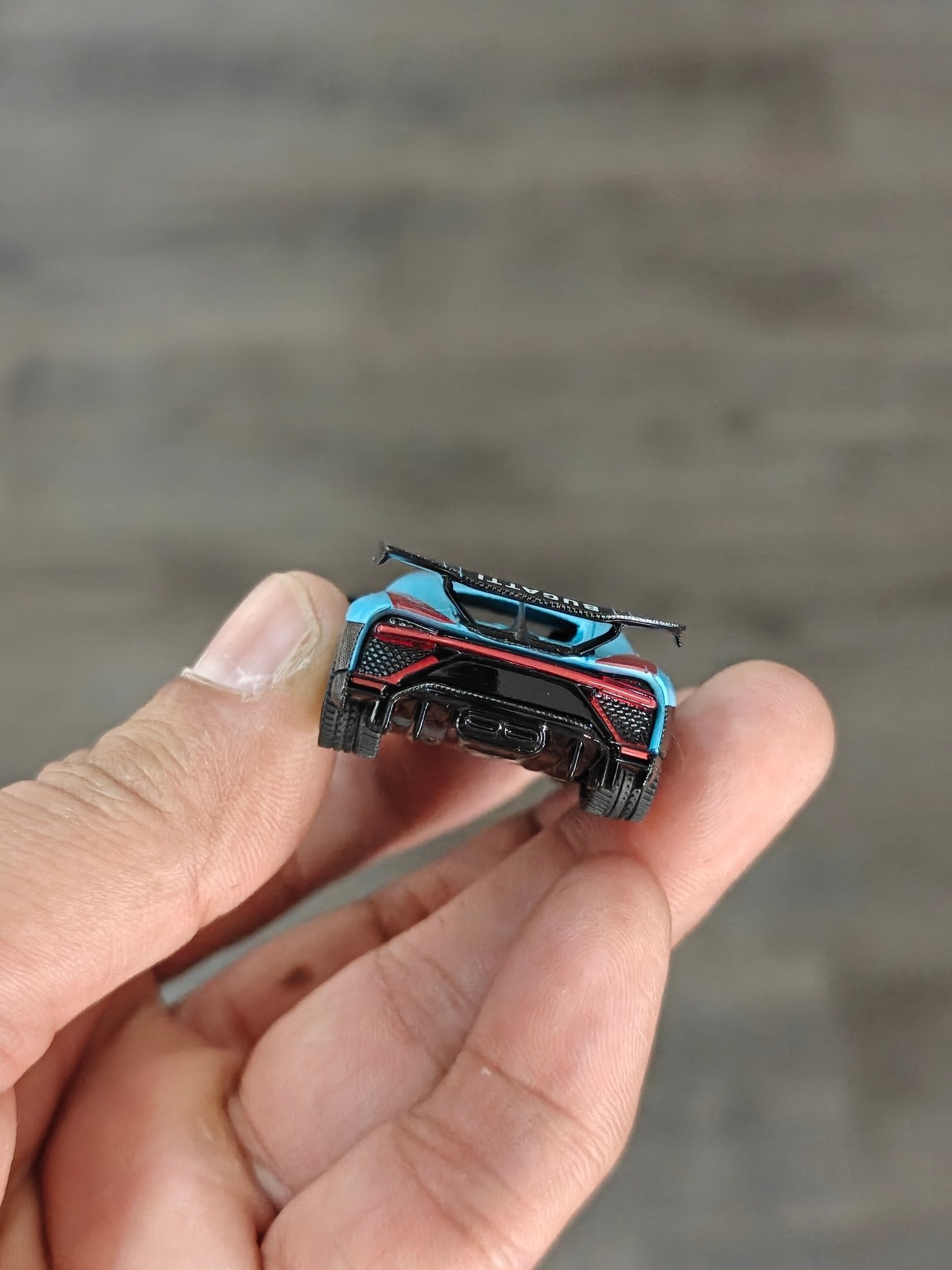 Mini GT Bugatti Chiron Pur Sport "Grand Prix" (Open Box) - Kinder Logs