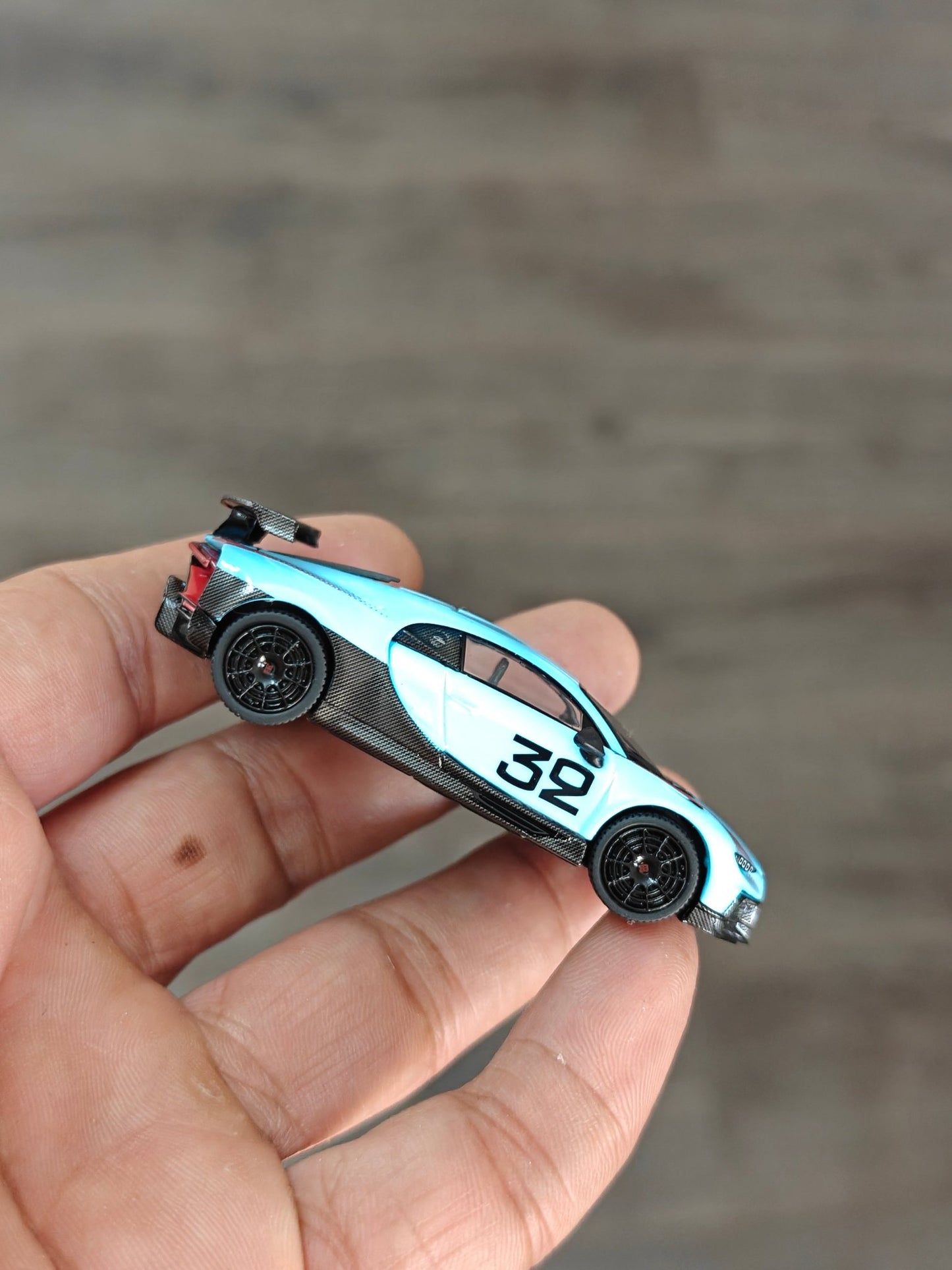 Mini GT Bugatti Chiron Pur Sport "Grand Prix" (Open Box) - Kinder Logs