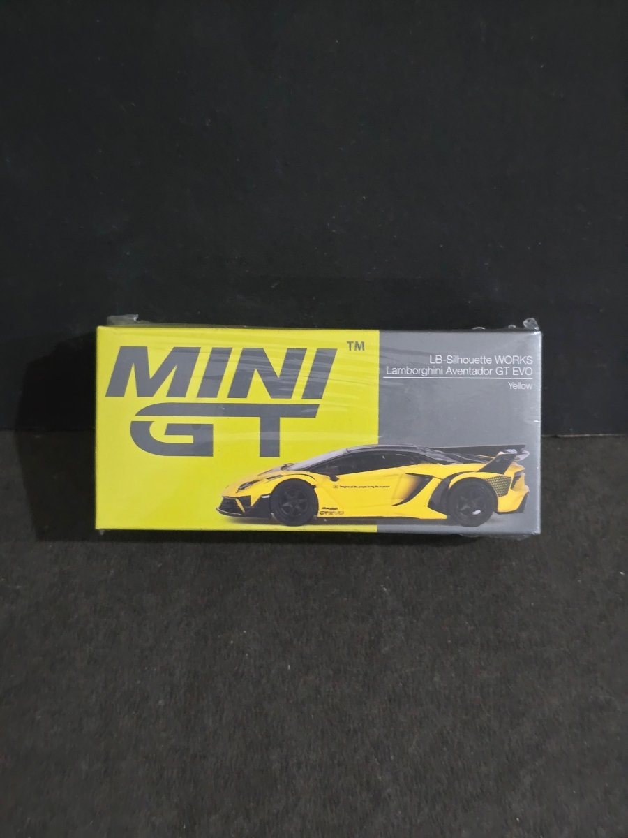 Mini GT Lamborghini Aventador GT EVO LB - Silhouette Works (Yellow) - Sealed Box - Kinder Logs