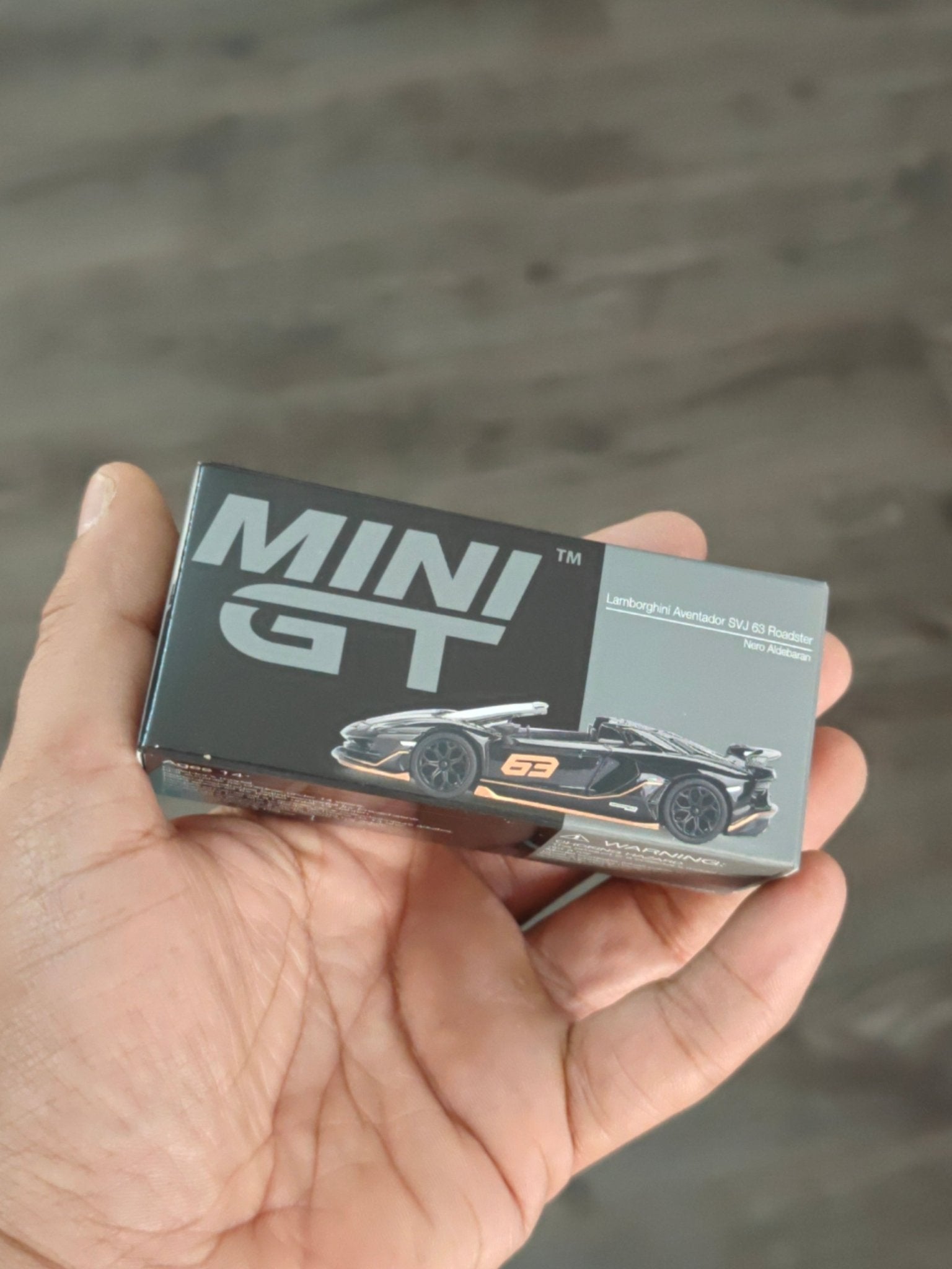 Mini GT Lamborghini Aventador SVJ 63 Roadster - Nero Aldebaran (Open Box) - Kinder Logs