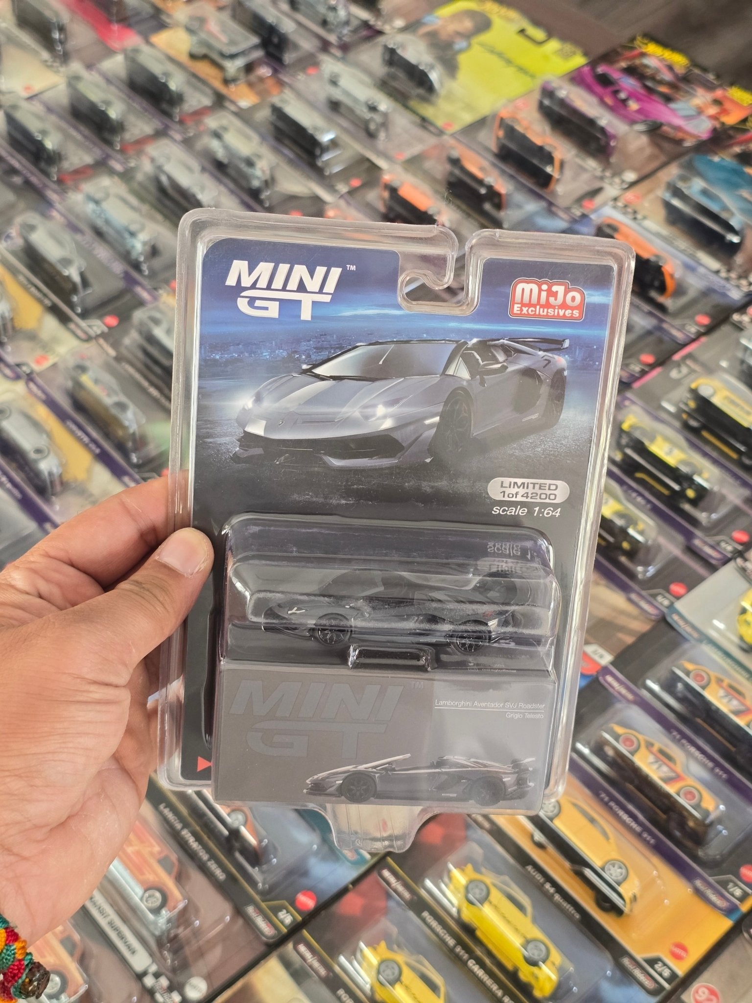 Mini GT Lamborghini Aventador SVJ Roadster - Grigio Telesto - Mijo Exclusives - Kinder Logs