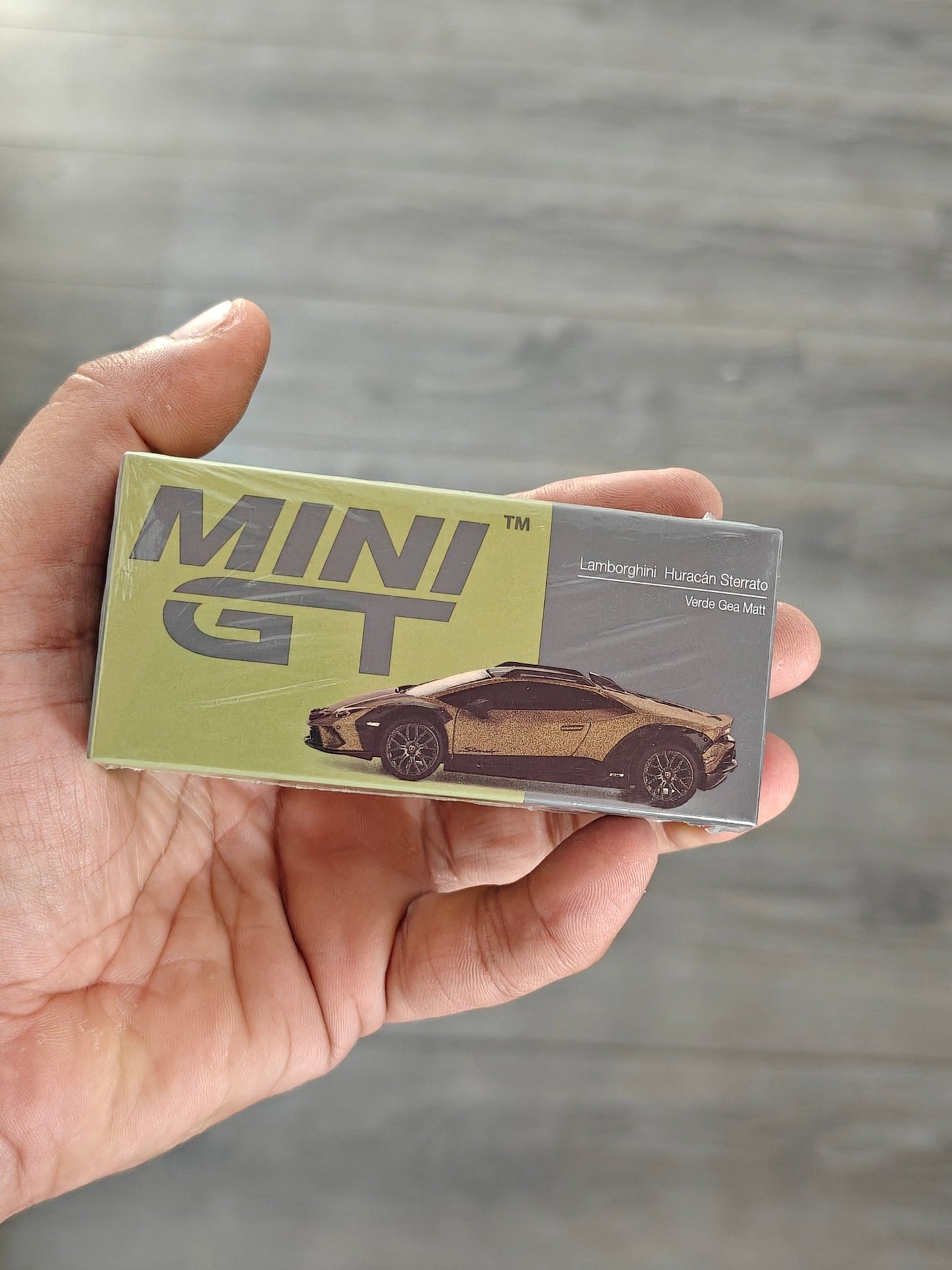 Mini GT Lamborghini Huracan Sterrato - Verde Gea Matt (Sealed Box) - Kinder Logs