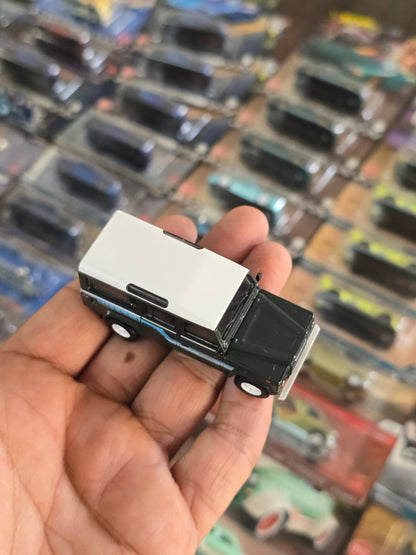 Mini GT Land Rover Defender 110 County Station Wagon (Open Box) - Kinder Logs