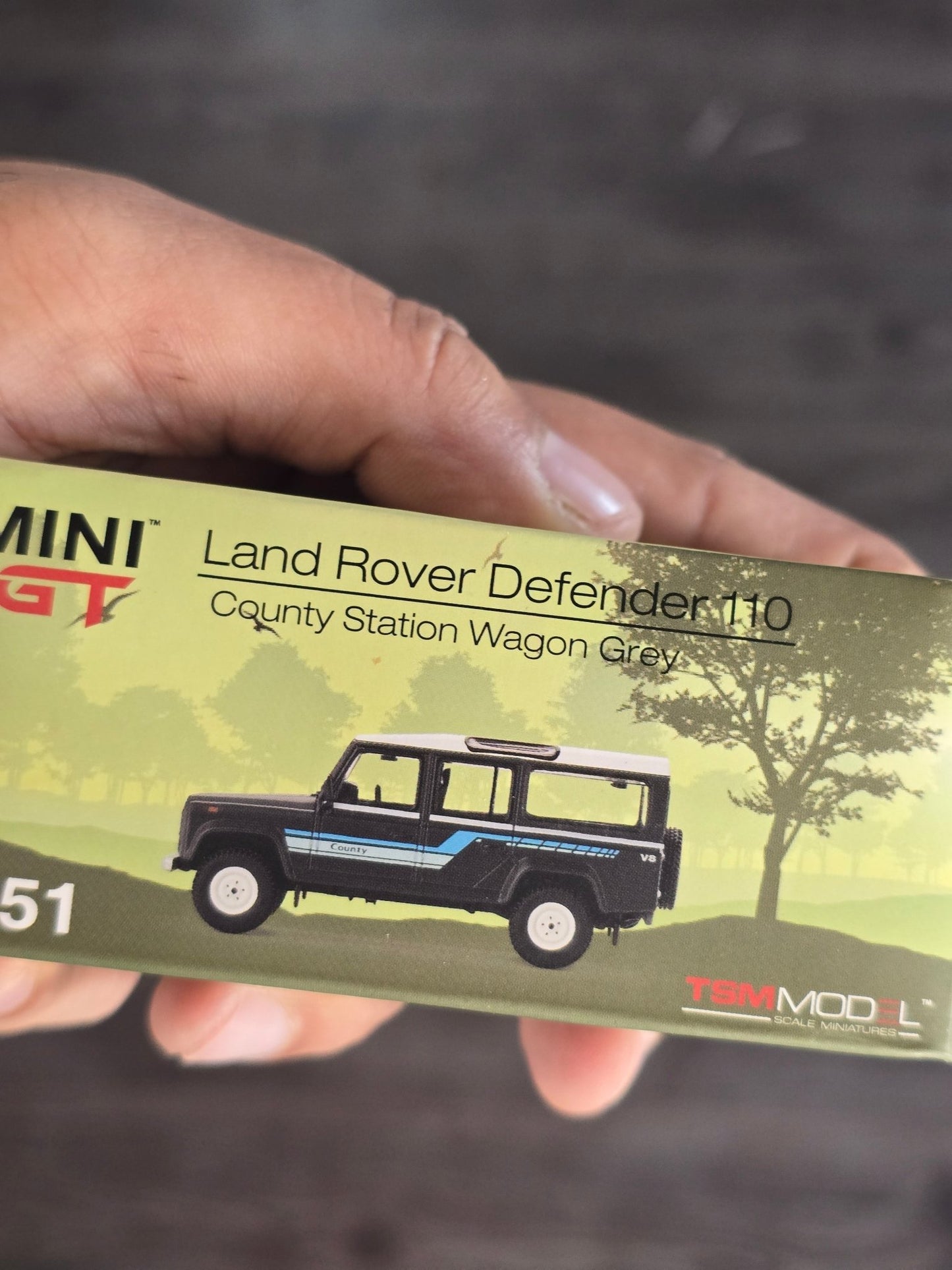 Mini GT Land Rover Defender 110 County Station Wagon (Open Box) - Kinder Logs
