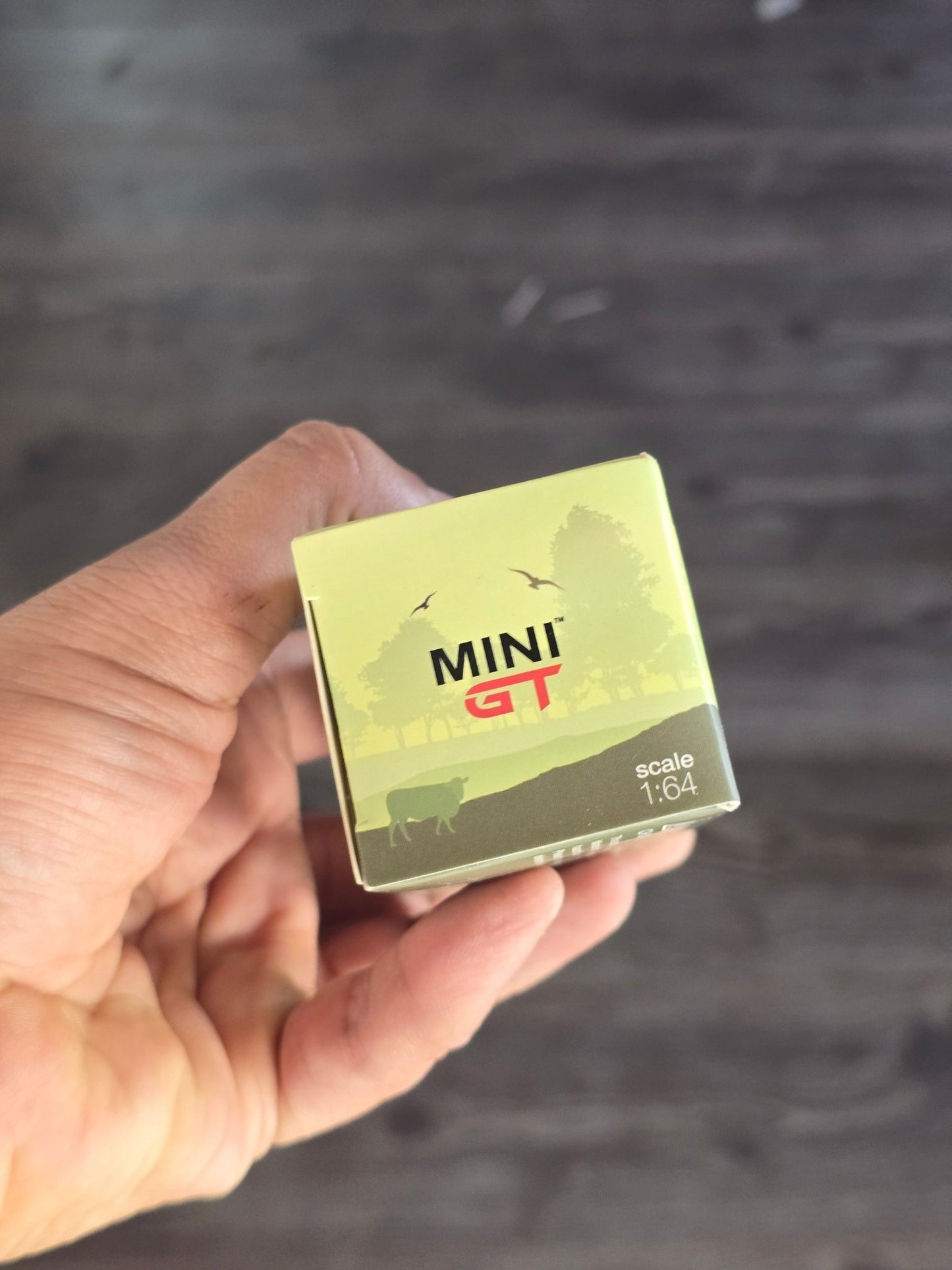 Mini GT Land Rover Defender 110 County Station Wagon (Open Box) - Kinder Logs