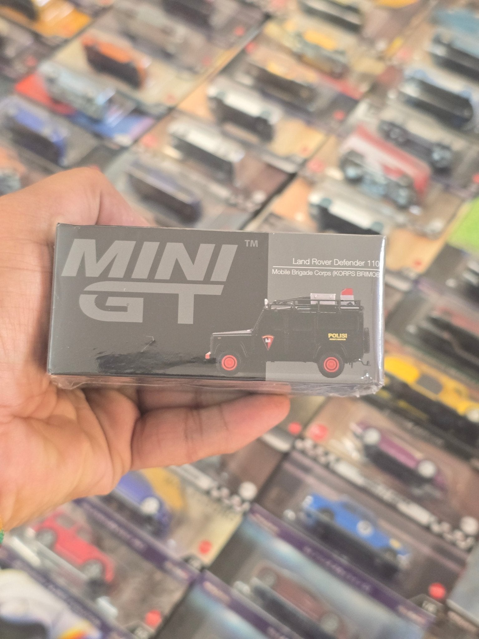 Mini GT Land Rover Defender 110 - Mobile Brigade Corps (Korps Brimob) - Kinder Logs