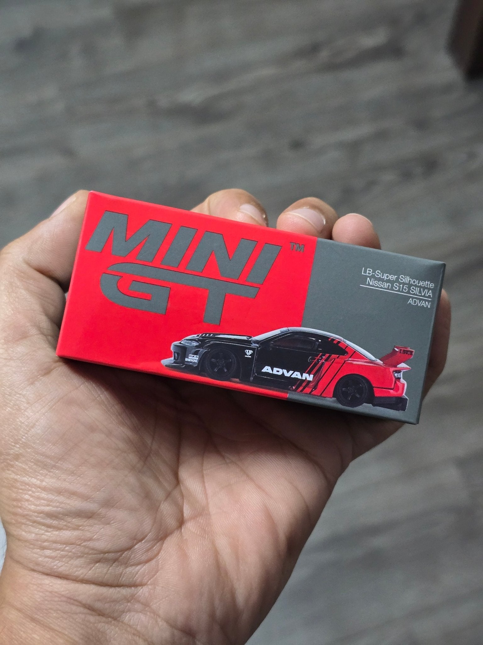 Mini GT LB - Super Silhouette Nissan S15 Silvia ADVAN (Open Box) - Kinder Logs
