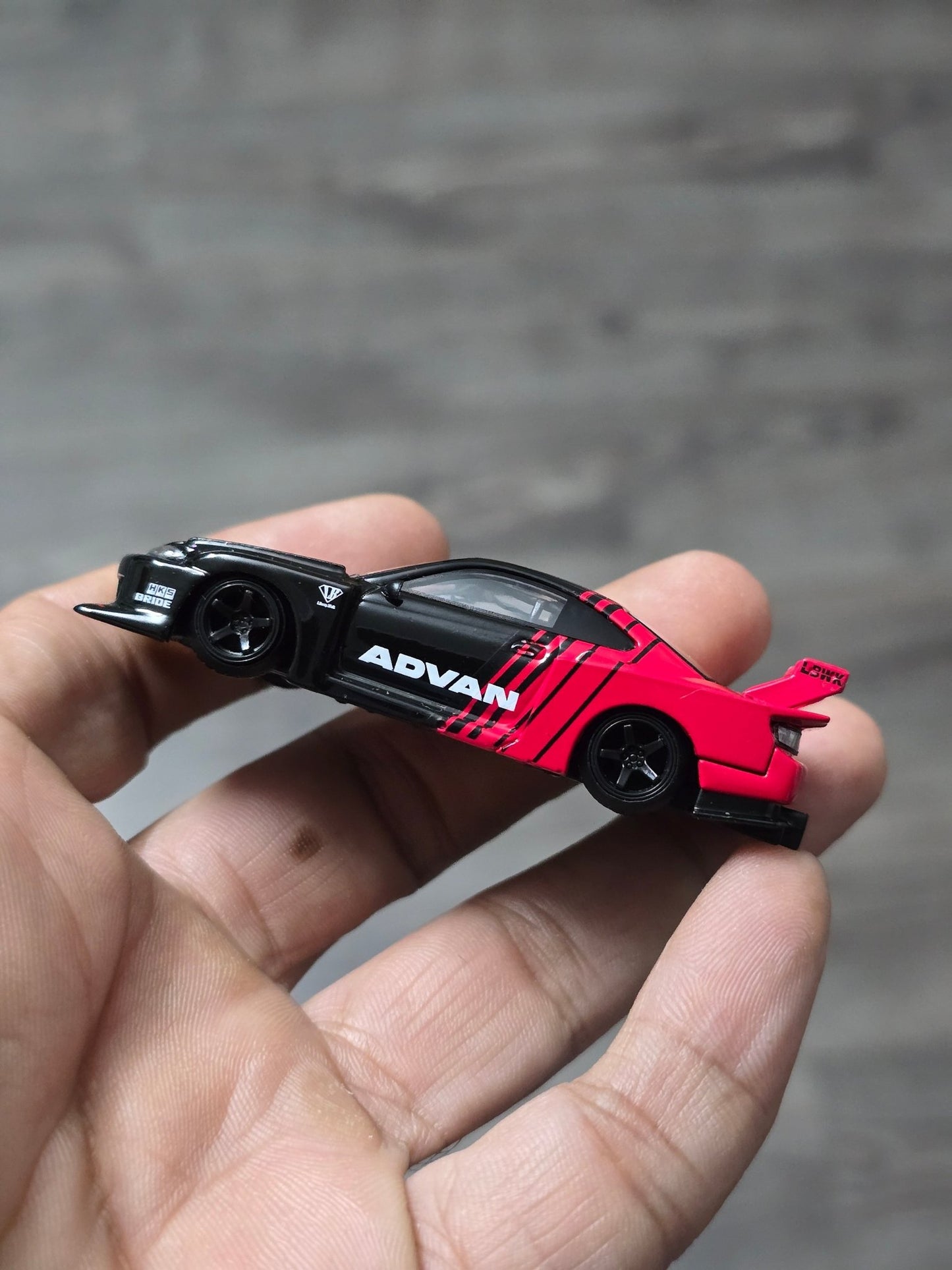 Mini GT LB - Super Silhouette Nissan S15 Silvia ADVAN (Open Box) - Kinder Logs