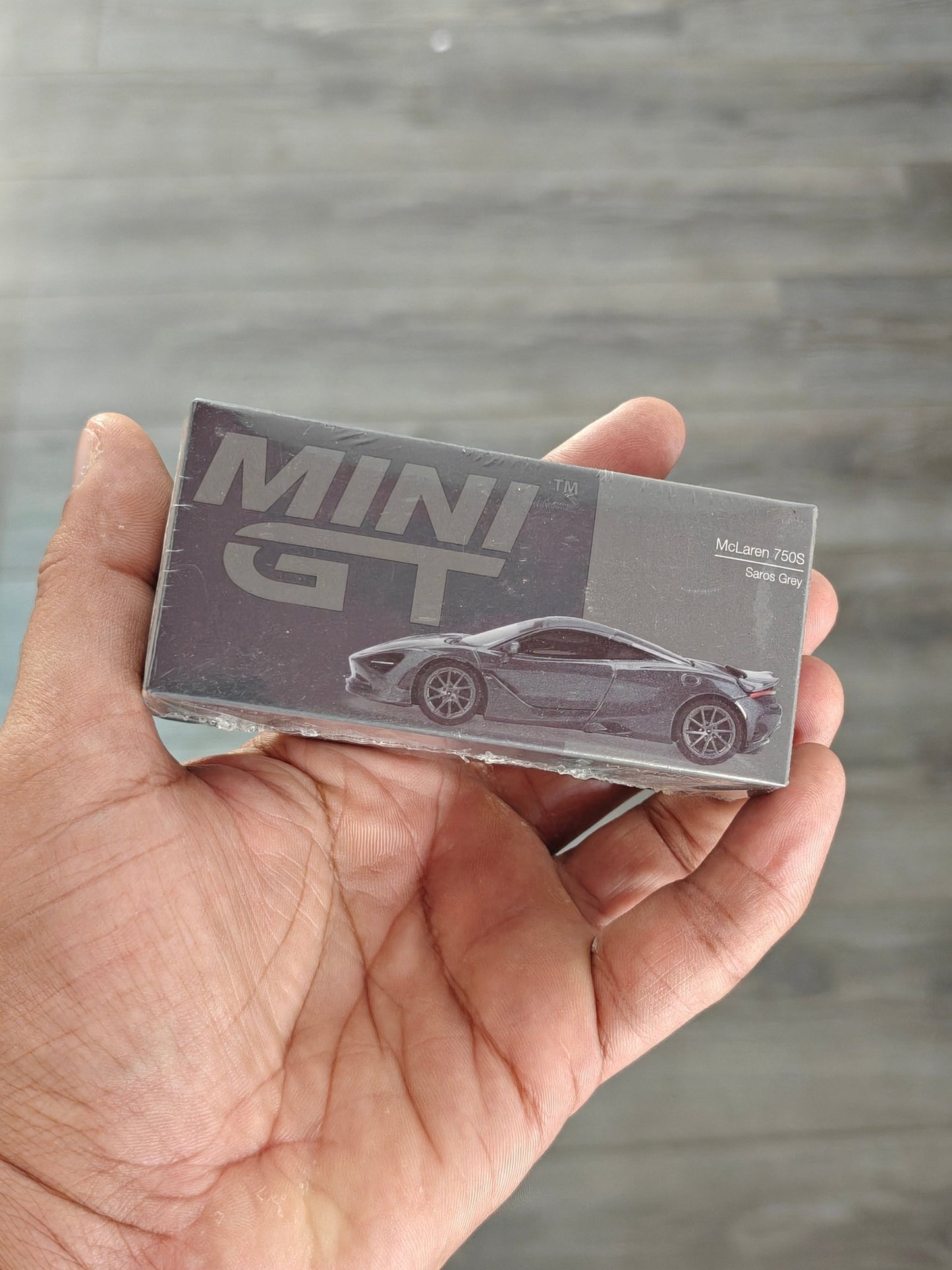 Mini GT McLaren 750S - Saros Grey (Sealed Box) - Kinder Logs