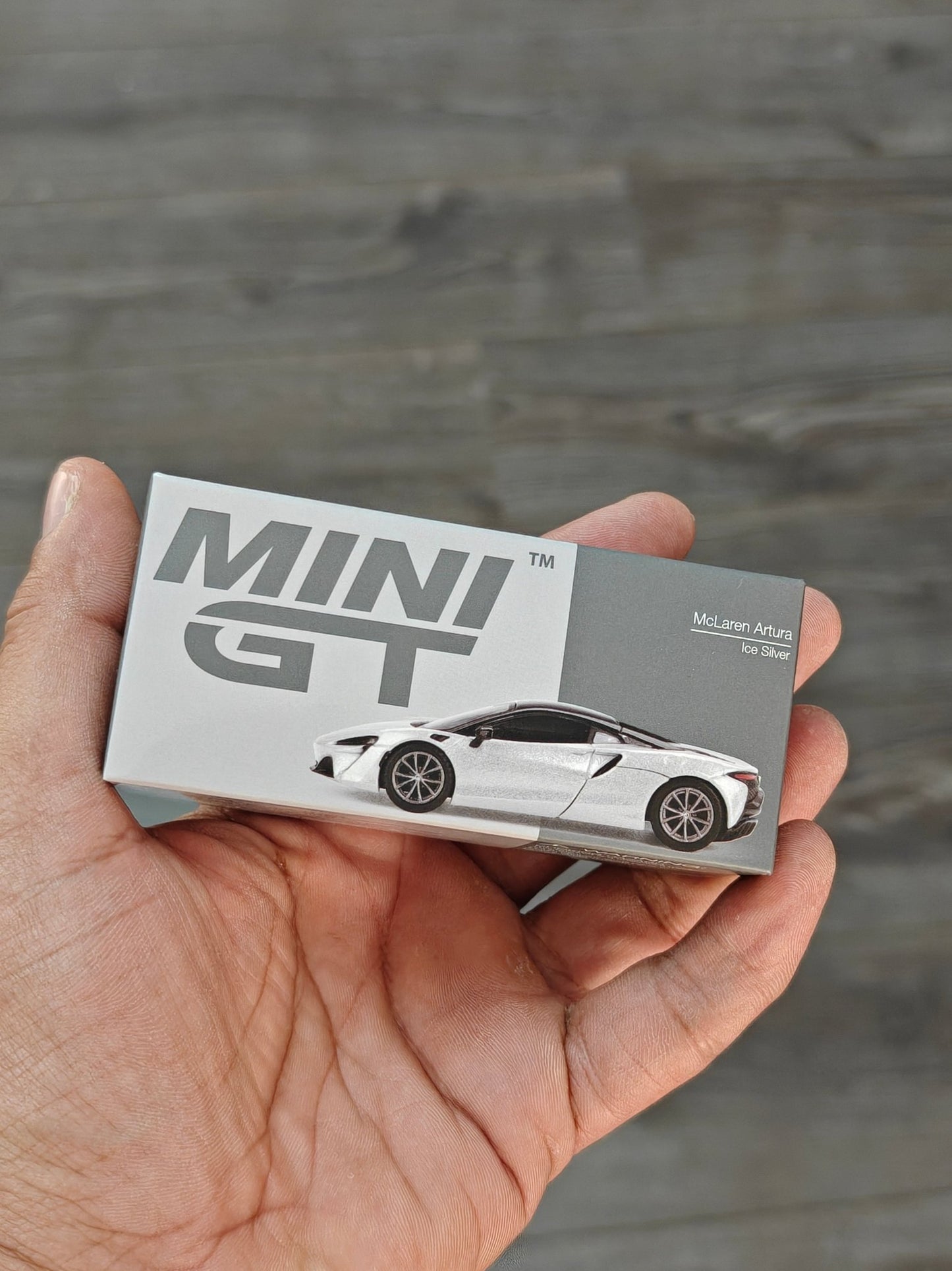 Mini GT McLaren Artura - Mijo Exclusives (Silver) - Kinder Logs