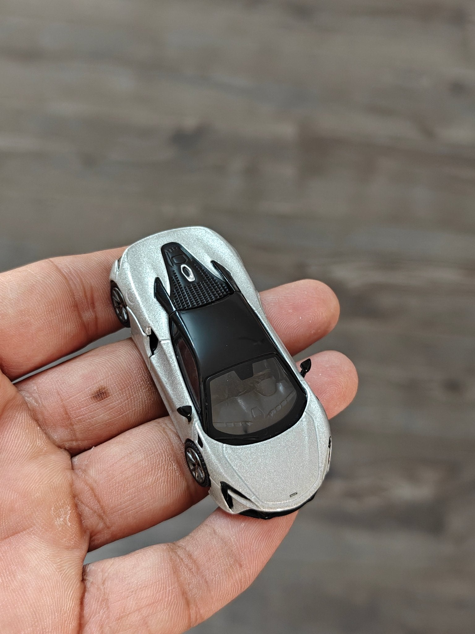 Mini GT McLaren Artura - Mijo Exclusives (Silver) - Kinder Logs