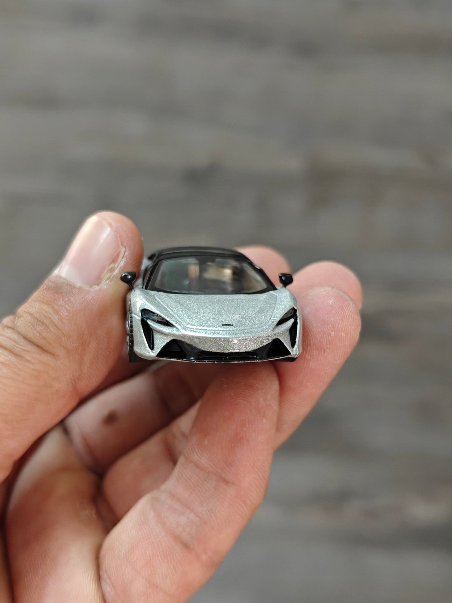 Mini GT McLaren Artura - Mijo Exclusives (Silver) - Kinder Logs