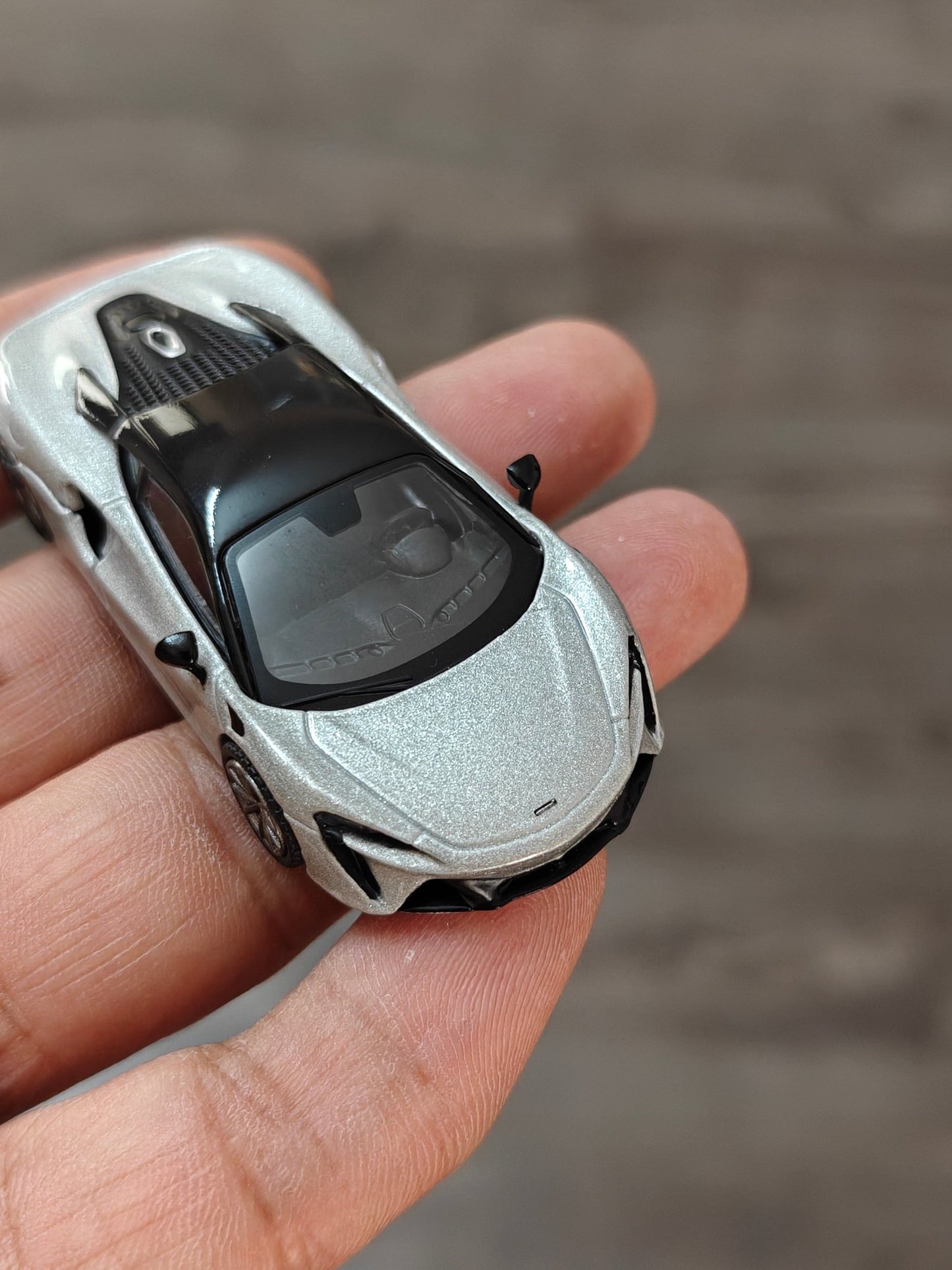 Mini GT McLaren Artura - Mijo Exclusives (Silver) - Kinder Logs