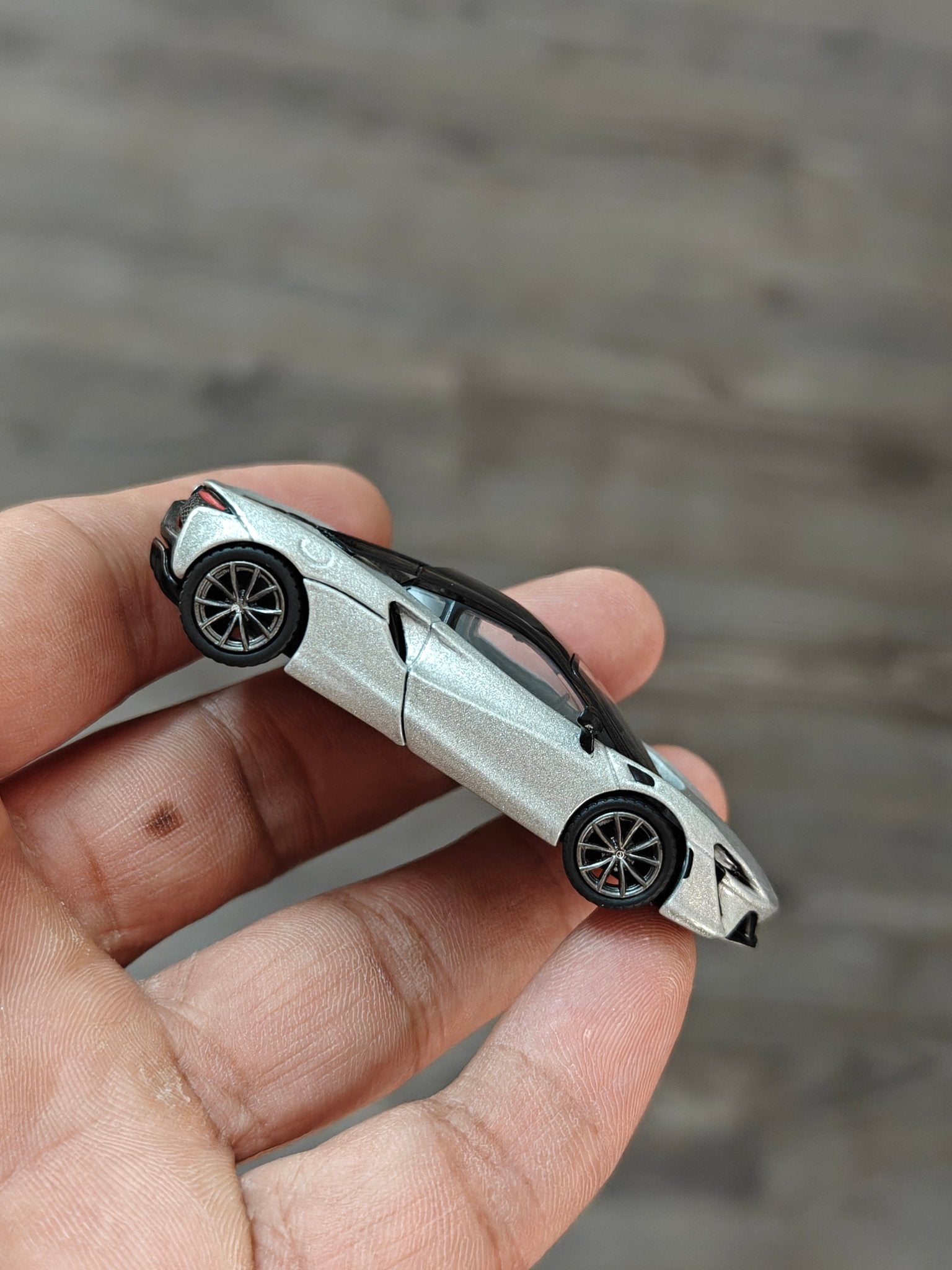 Mini GT McLaren Artura - Mijo Exclusives (Silver) - Kinder Logs