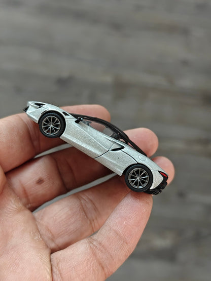 Mini GT McLaren Artura - Mijo Exclusives (Silver) - Kinder Logs