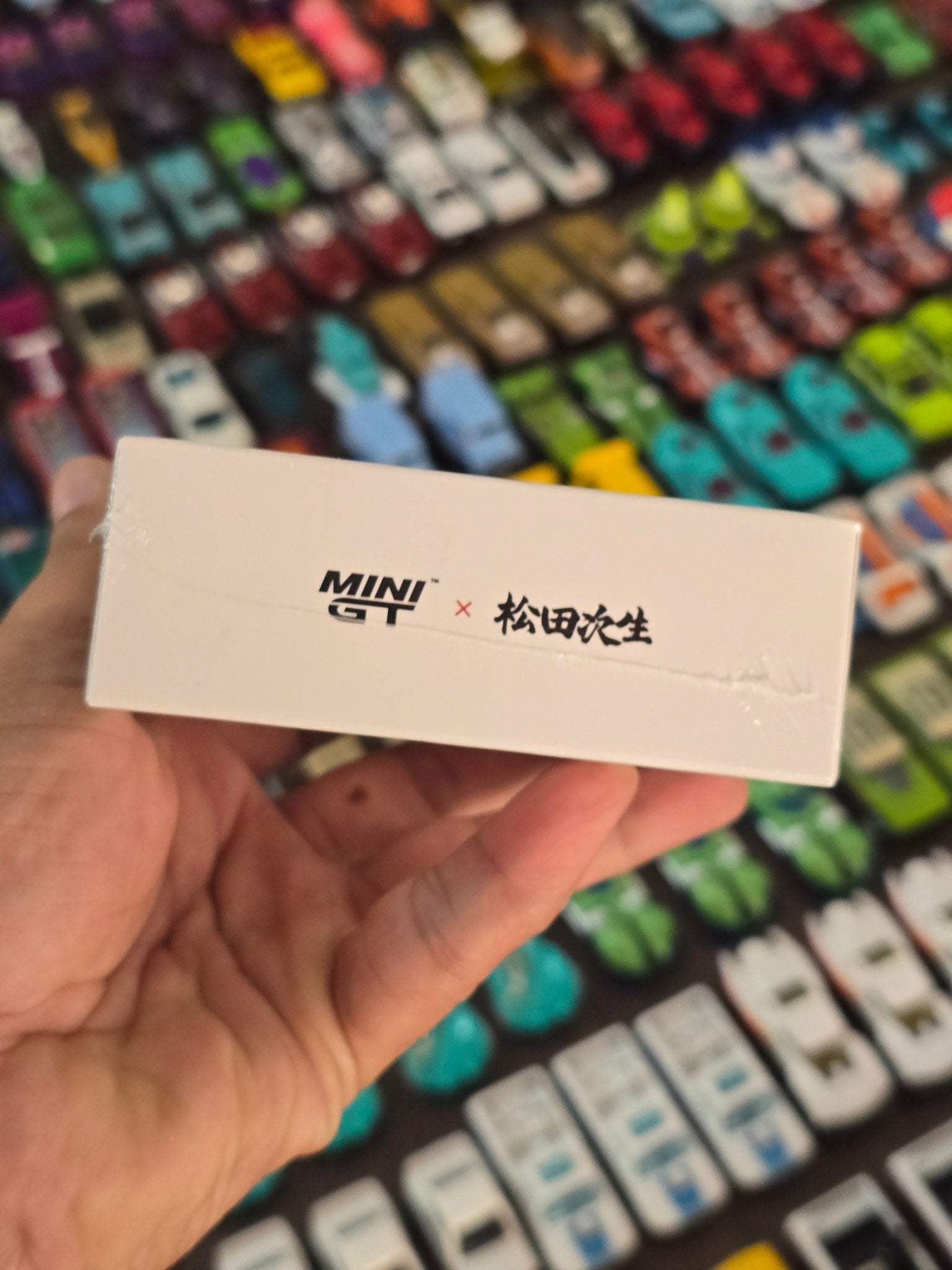 Mini GT Nissan GT - R NISMO 23 - Motul Autech GT - R 2021 (Winner With Figure) - Kinder Logs