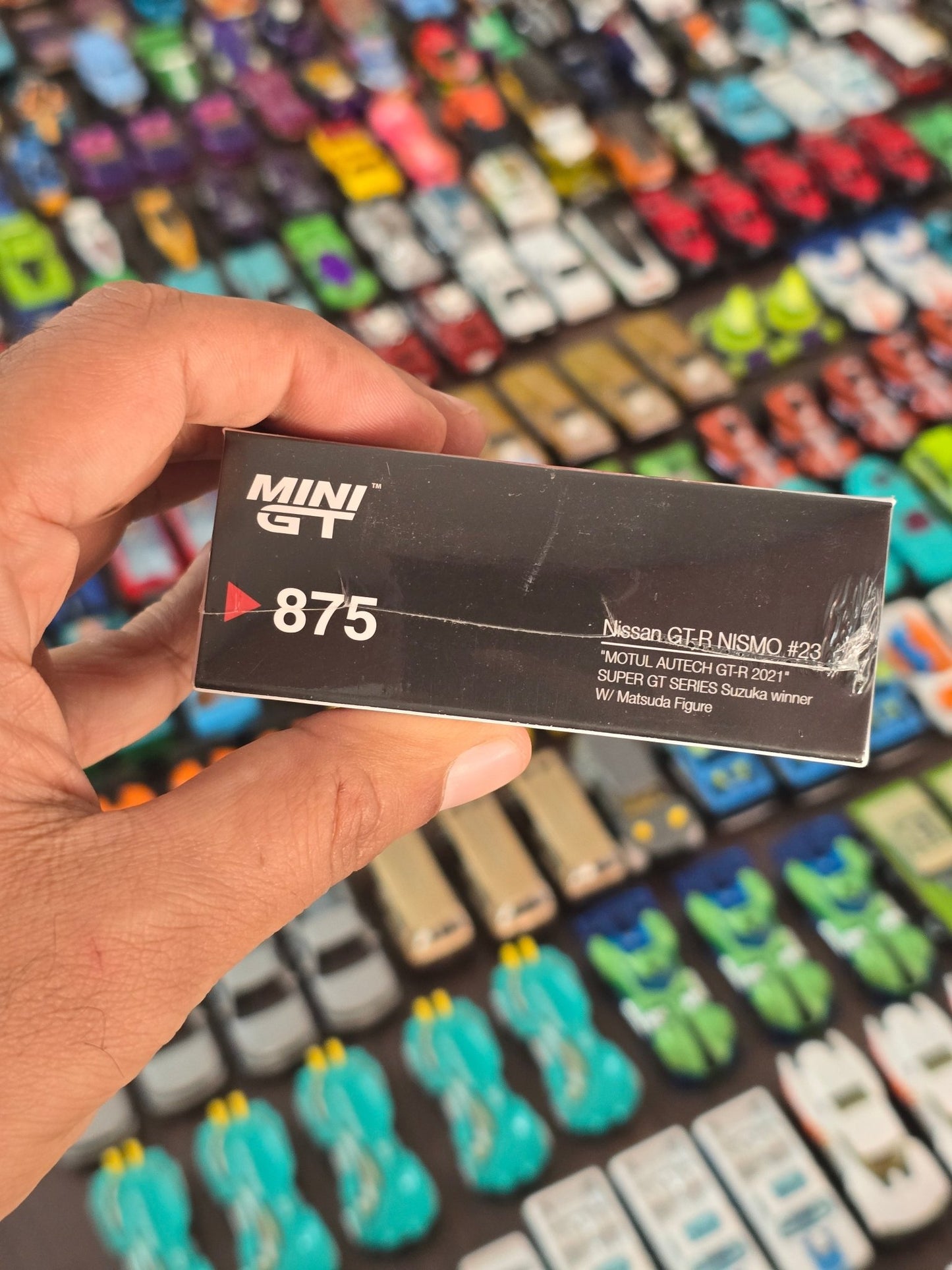 Mini GT Nissan GT - R NISMO 23 - Motul Autech GT - R 2021 (Winner With Figure) - Kinder Logs