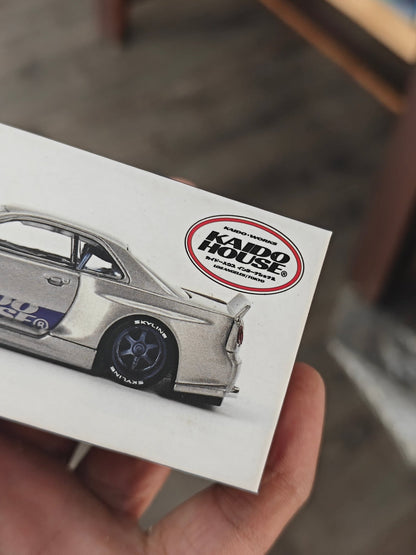 Mini GT Nissan Skyline GT - R (R34) Kaido Works Shinjuku V1 (Open Box) - Kinder Logs