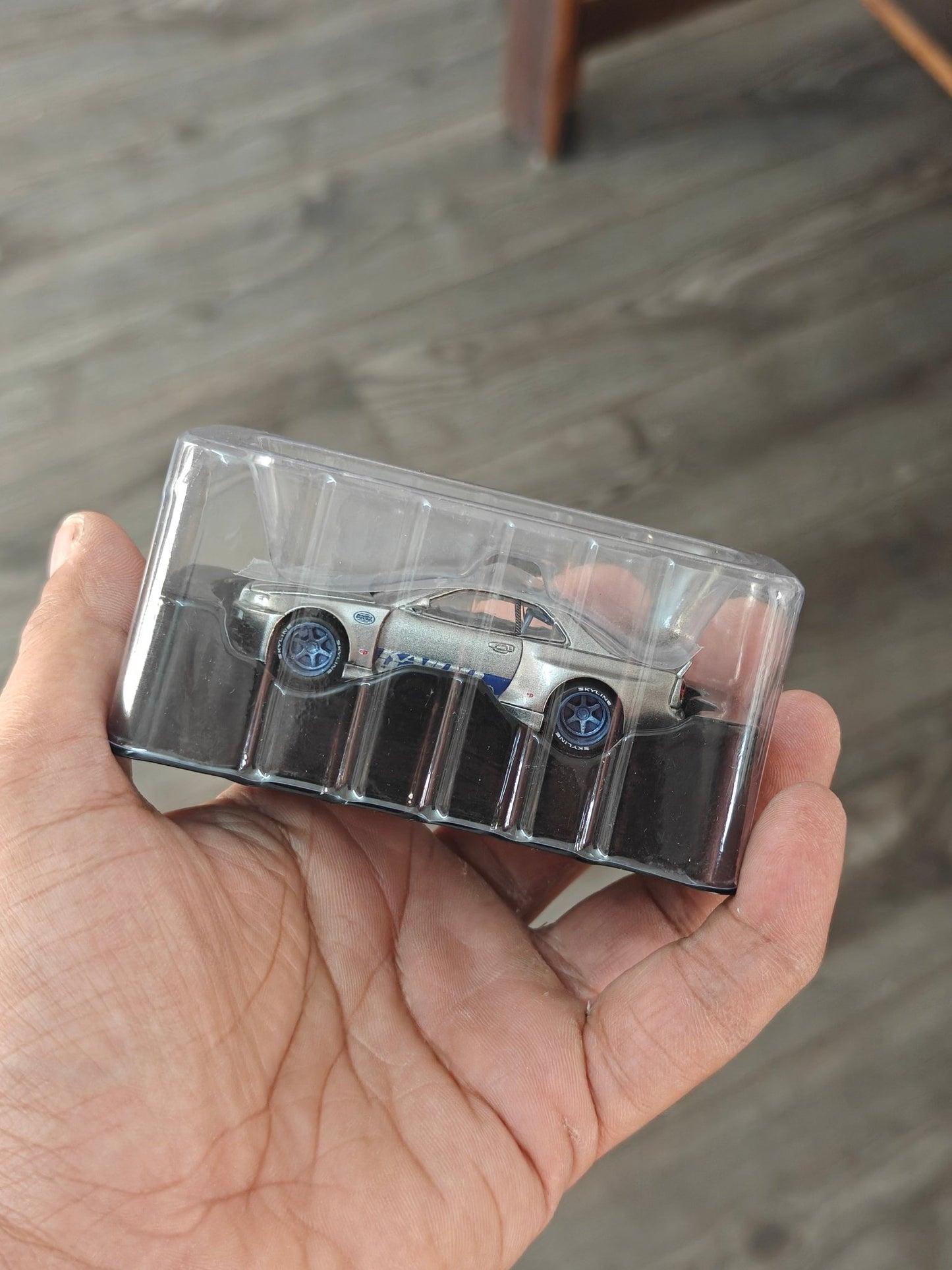 Mini GT Nissan Skyline GT - R (R34) Kaido Works Shinjuku V1 (Open Box) - Kinder Logs