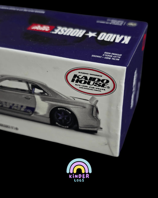 Mini GT Nissan Skyline GT - R (R34) Kaido Works Shinjuku V1 (Uncarded) - Kinder Logs