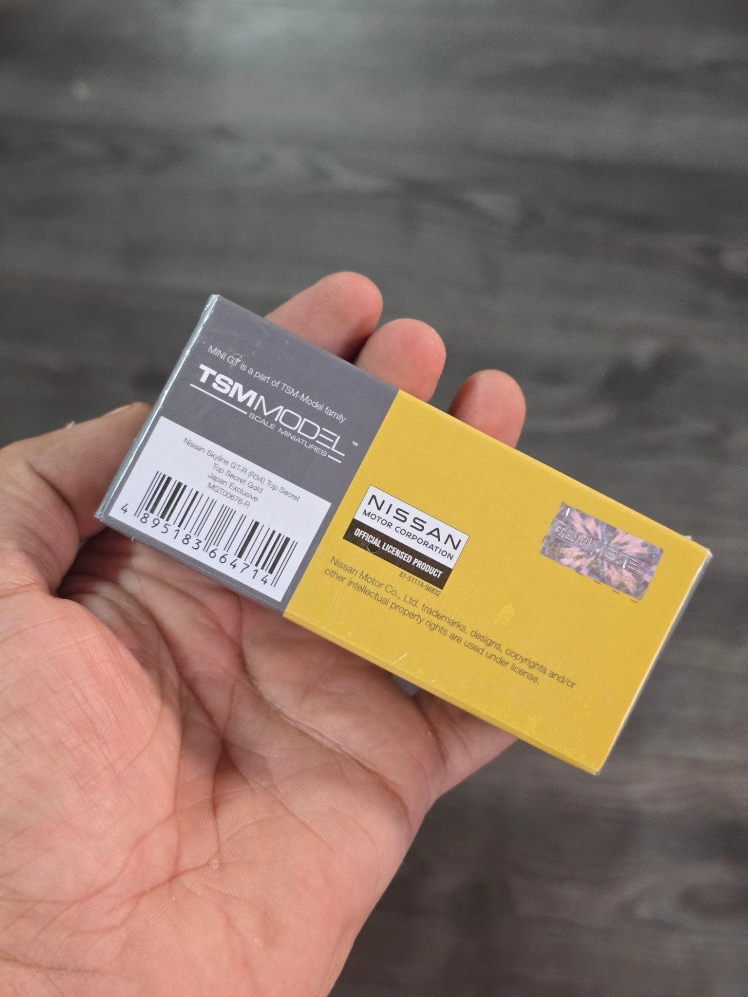 Mini GT Nissan Skyline GT - R (R34) Top Secret (Gold) - Sealed Box - Kinder Logs