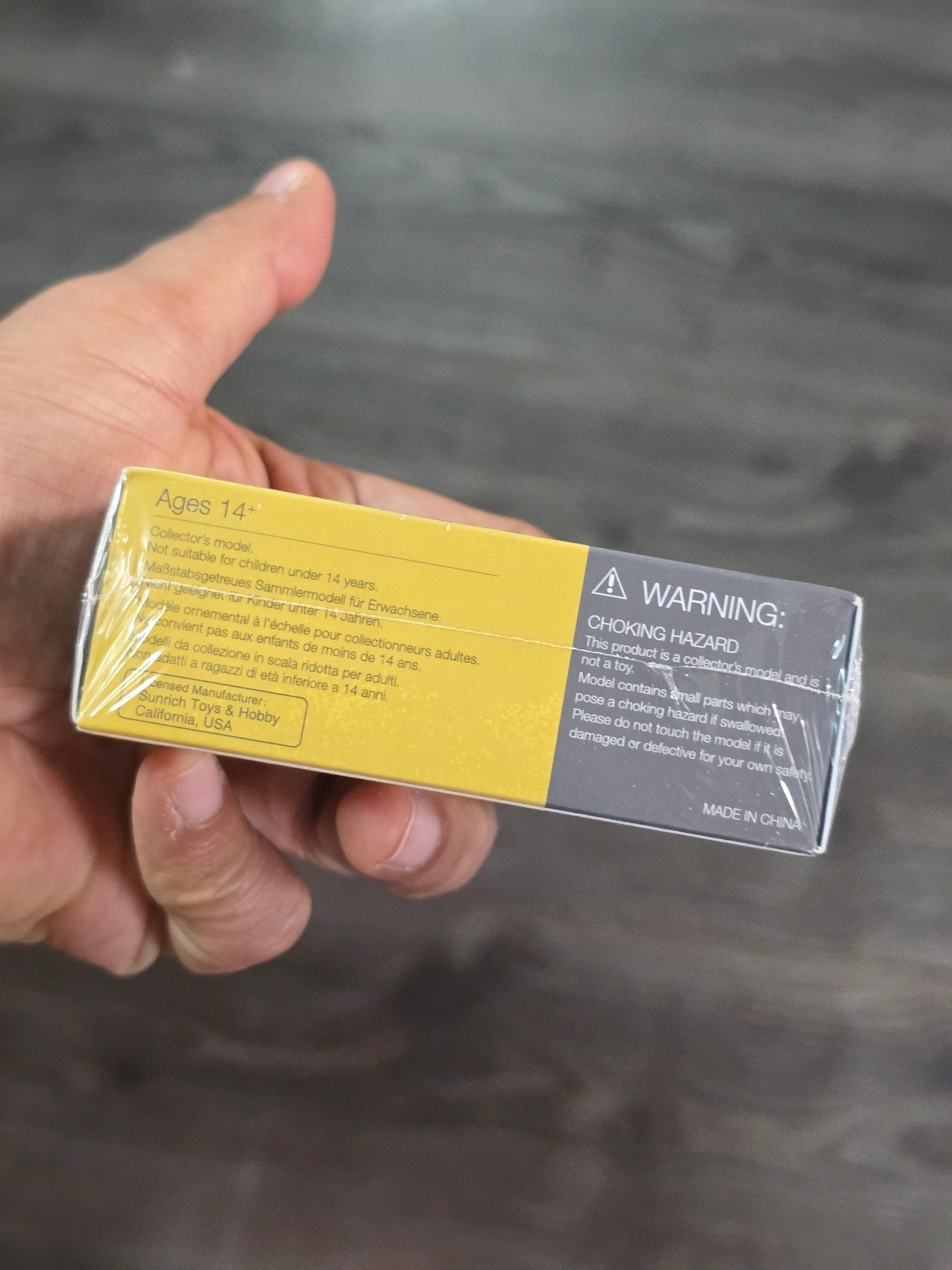 Mini GT Nissan Skyline GT - R (R34) Top Secret (Gold) - Sealed Box - Kinder Logs