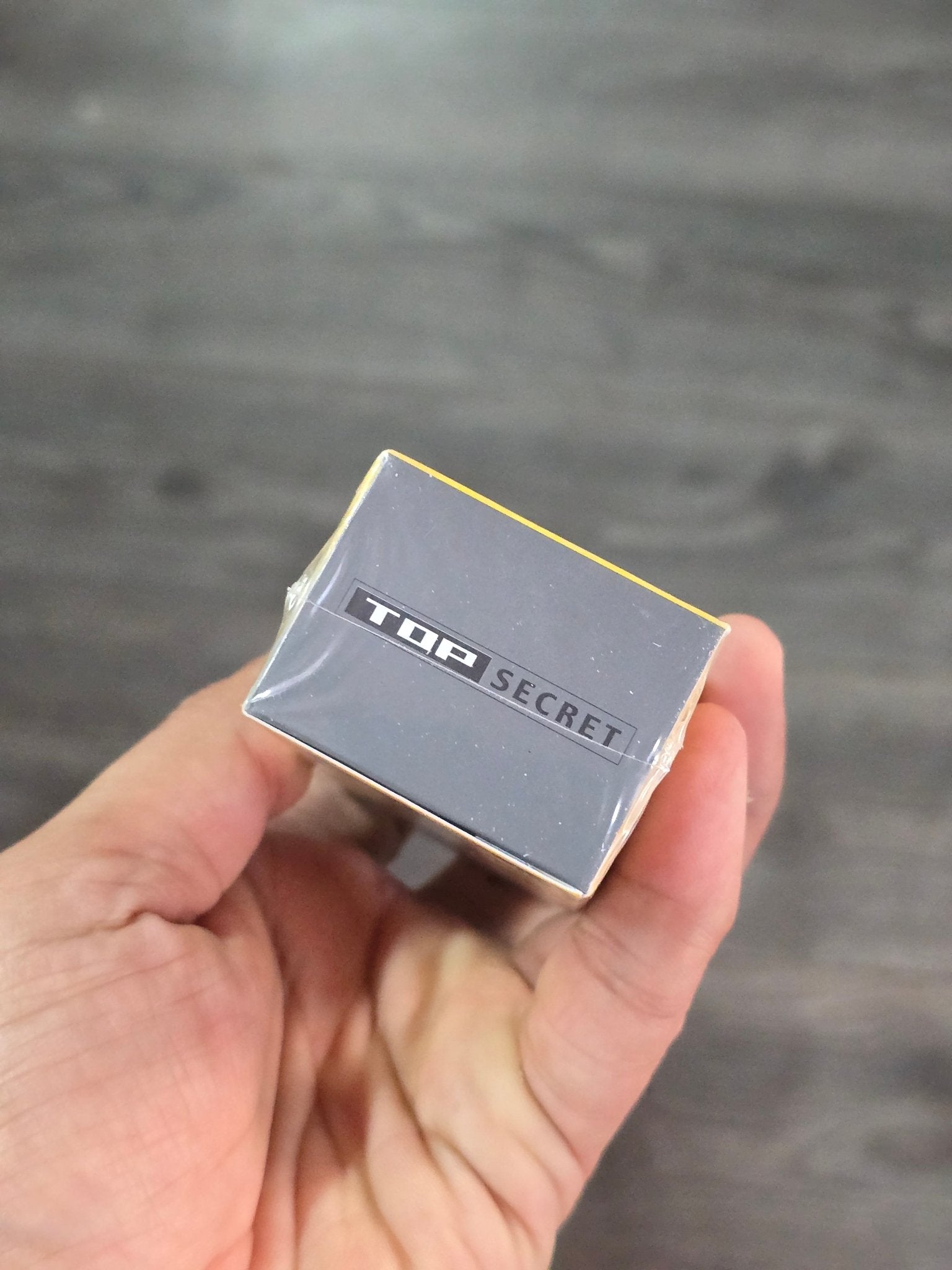 Mini GT Nissan Skyline GT - R (R34) Top Secret (Gold) - Sealed Box - Kinder Logs