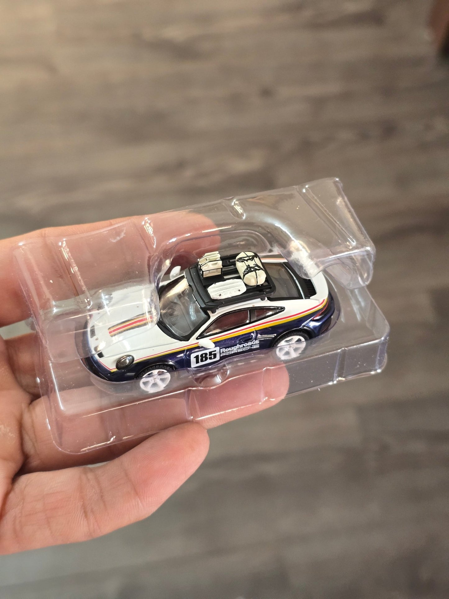 Mini GT Porsche 911 Dakar Rallye Design Package - Open Box - Kinder Logs