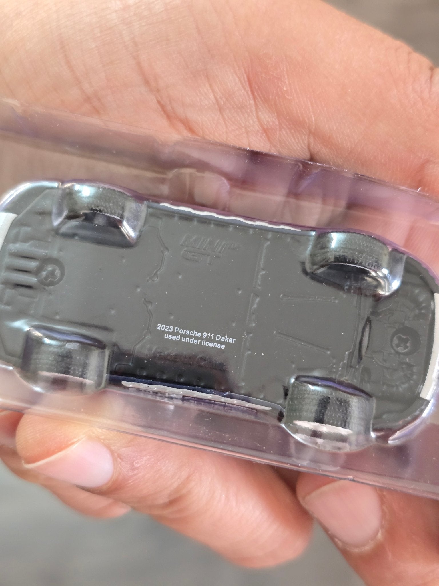 Mini GT Porsche 911 Dakar Rallye Design Package - Open Box - Kinder Logs