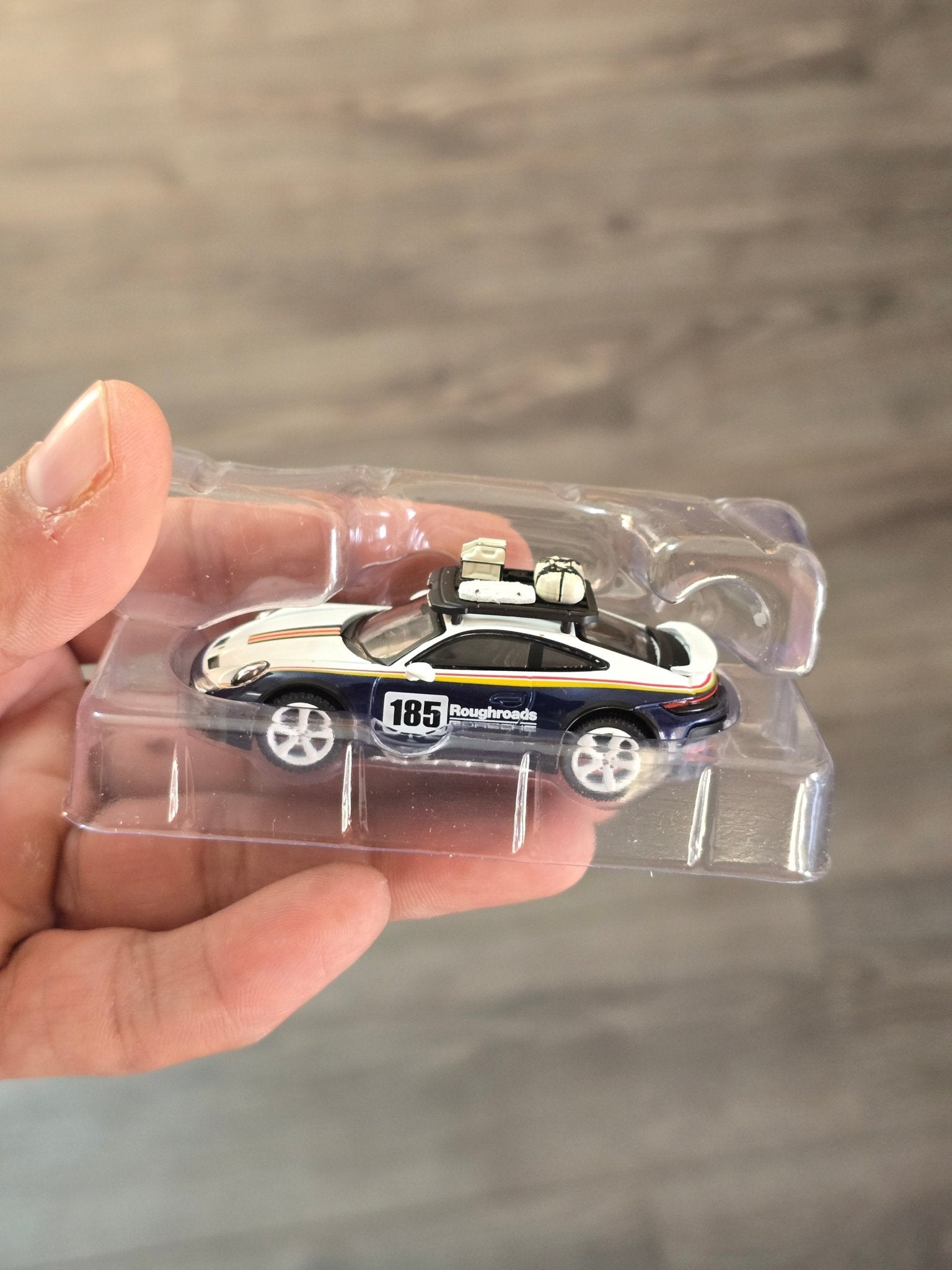 Mini GT Porsche 911 Dakar Rallye Design Package - Open Box - Kinder Logs