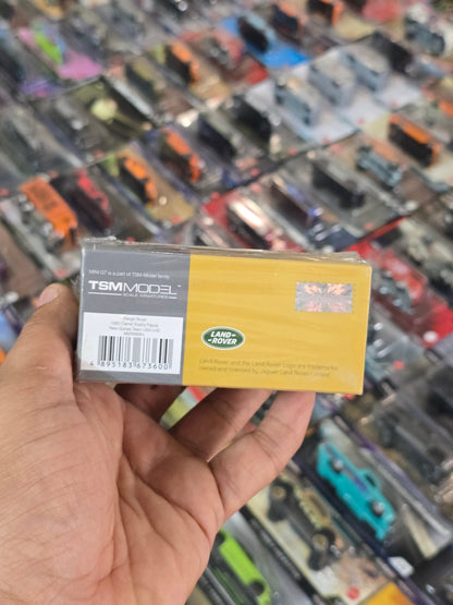 Mini GT Range Rover 1982 Camel Trophy Papua (Sealed Box) - Kinder Logs