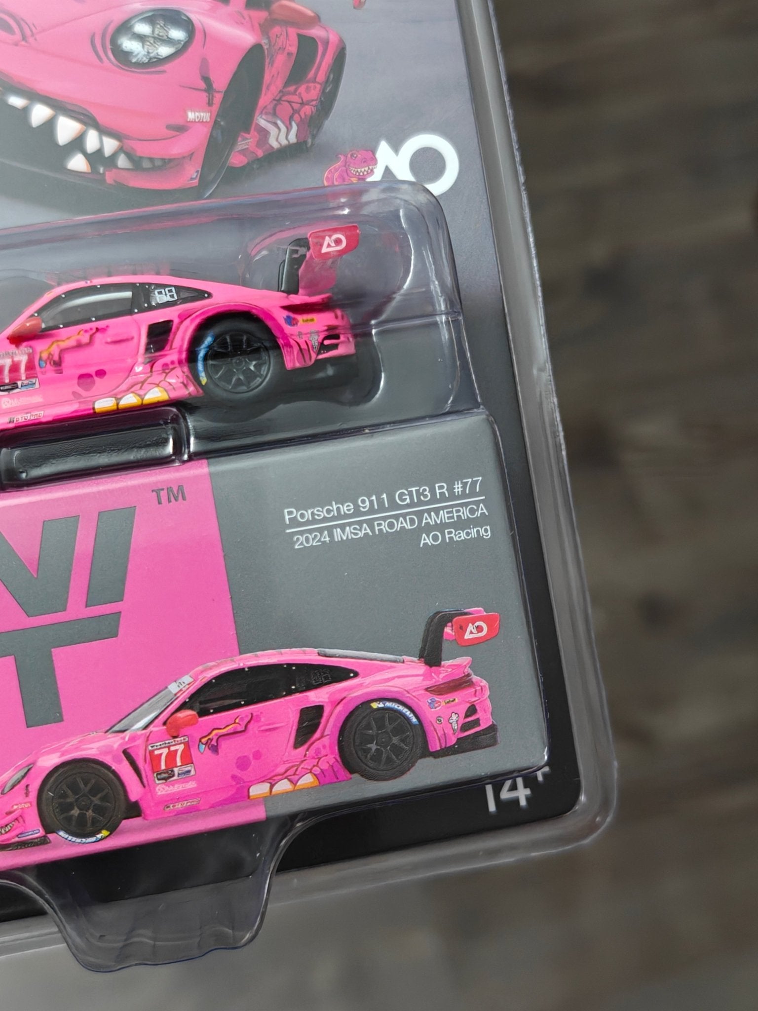 Mini GT Roxy Porsche 911 GT3 R #77 AO Racing #1052 - IMSA Road