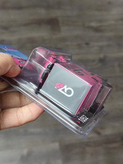 Mini GT Roxy Porsche 911 GT3 R 77 AO Racing 1052 - IMSA Road America (Blister Pack) - Kinder Logs