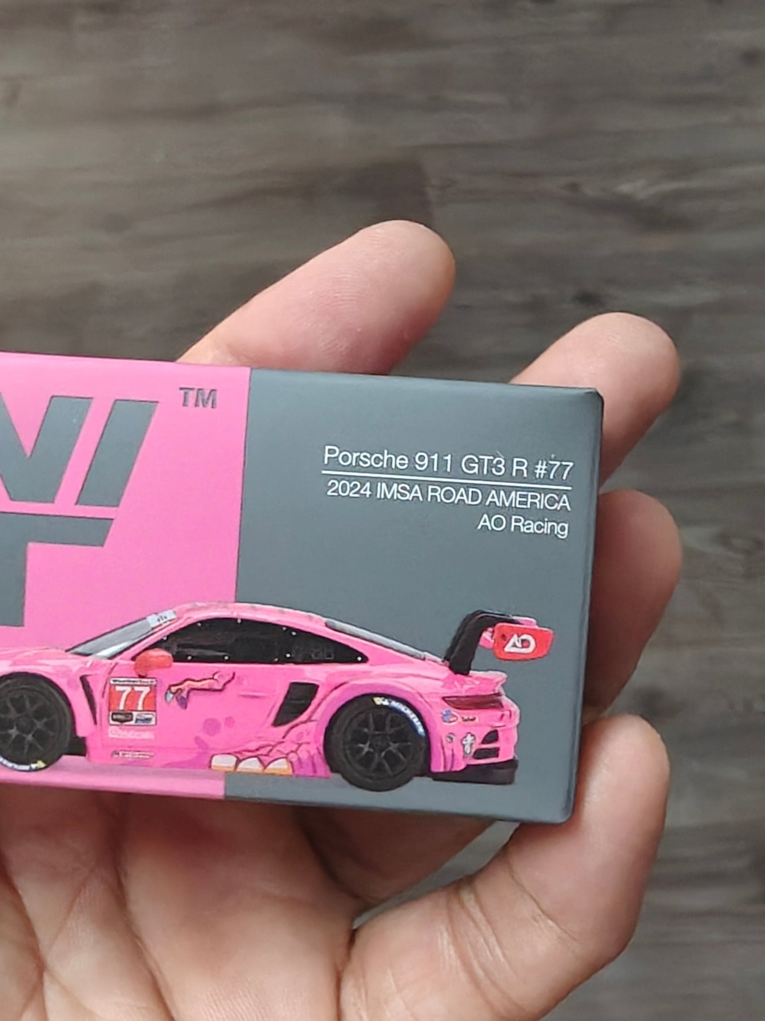Mini GT Roxy Porsche 911 GT3 R 77 - Pink (Open Box) - Kinder Logs