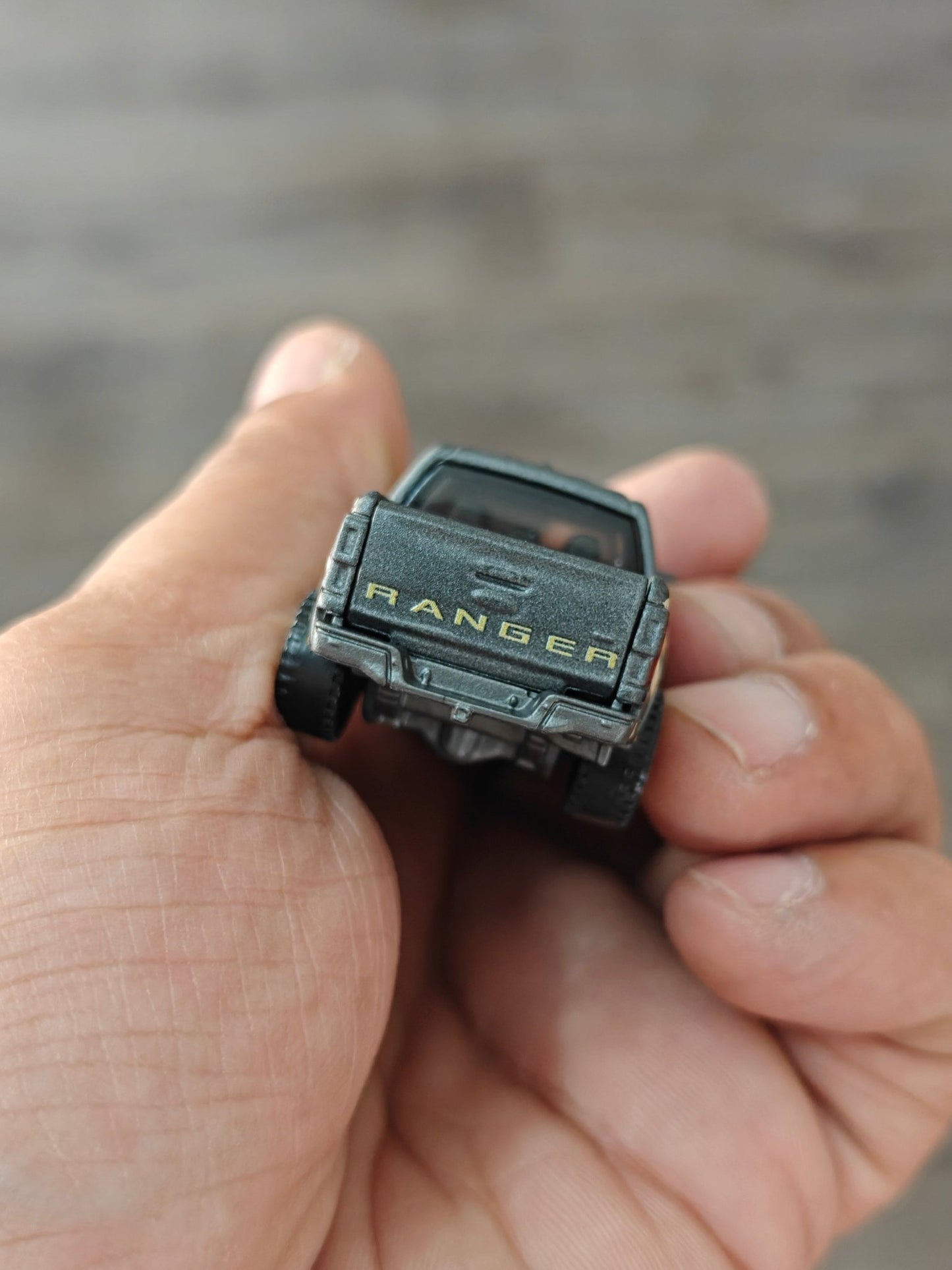 Moving Parts Matchbox 2019 Ford Ranger (Uncarded) - Kinder Logs