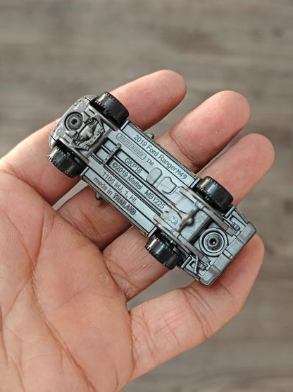 Moving Parts Matchbox 2019 Ford Ranger (Uncarded) - Kinder Logs