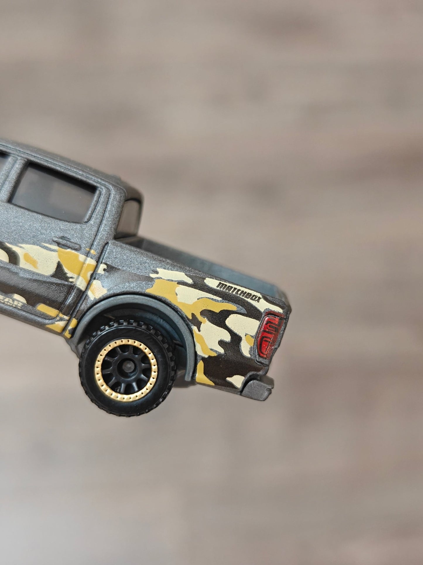 Moving Parts Matchbox 2019 Ford Ranger (Uncarded) - Kinder Logs