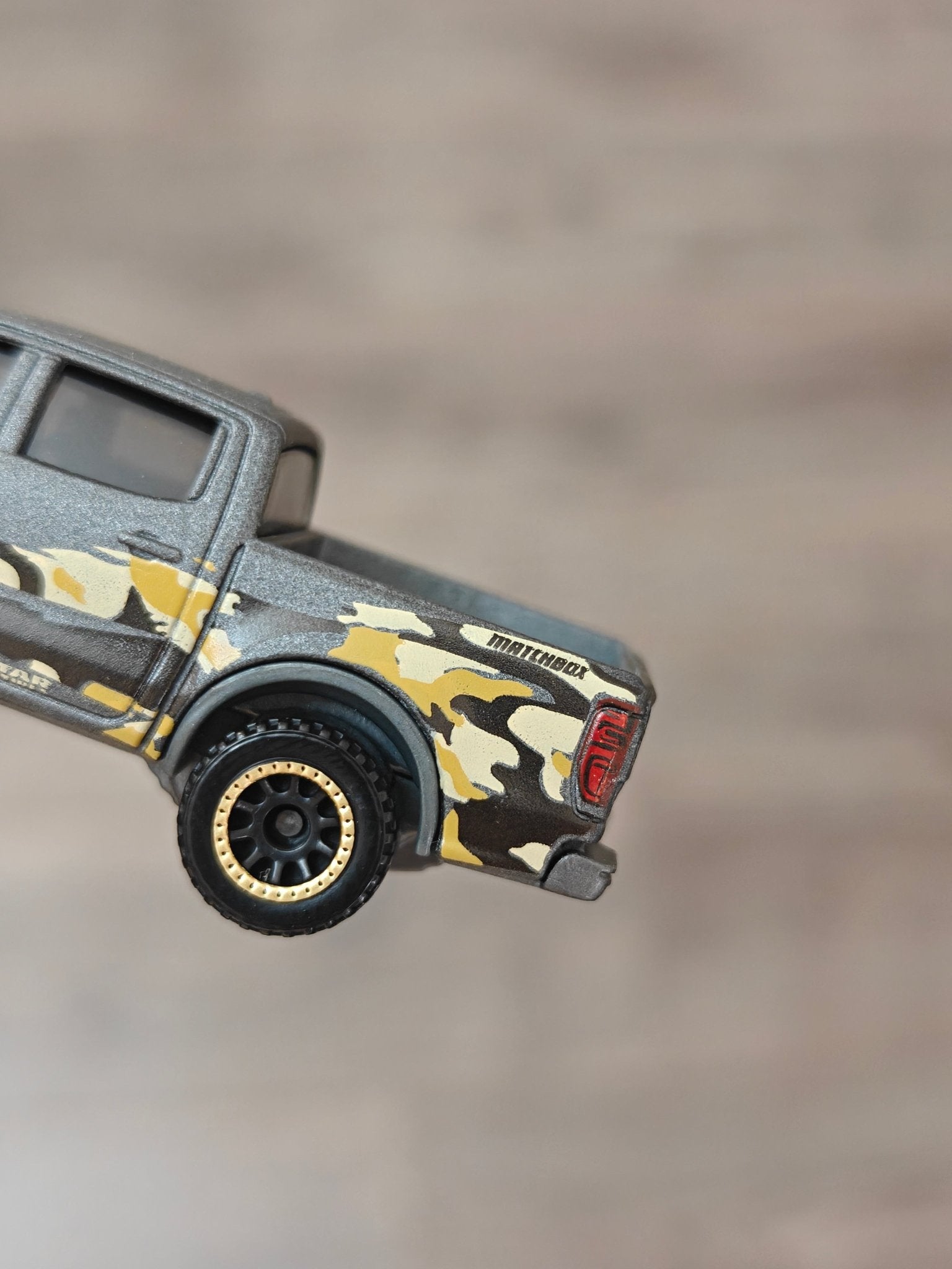 Moving Parts Matchbox 2019 Ford Ranger (Uncarded) - Kinder Logs