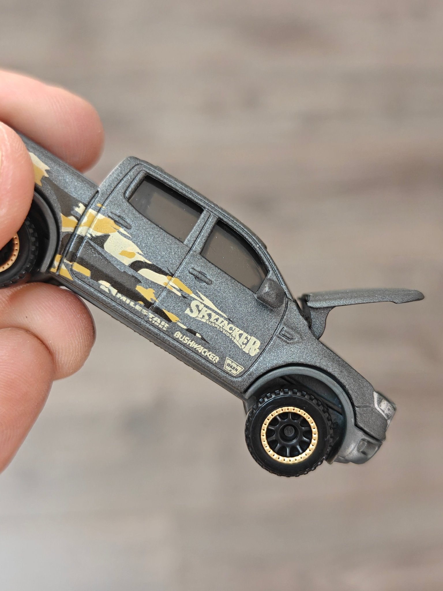 Moving Parts Matchbox 2019 Ford Ranger (Uncarded) - Kinder Logs
