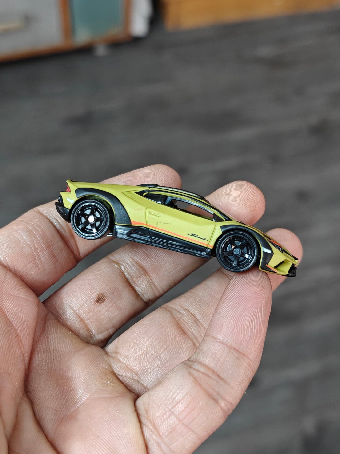 Moving Parts Matchbox Lamborghini Huracan Sterrato (Uncarded - New) - Kinder Logs