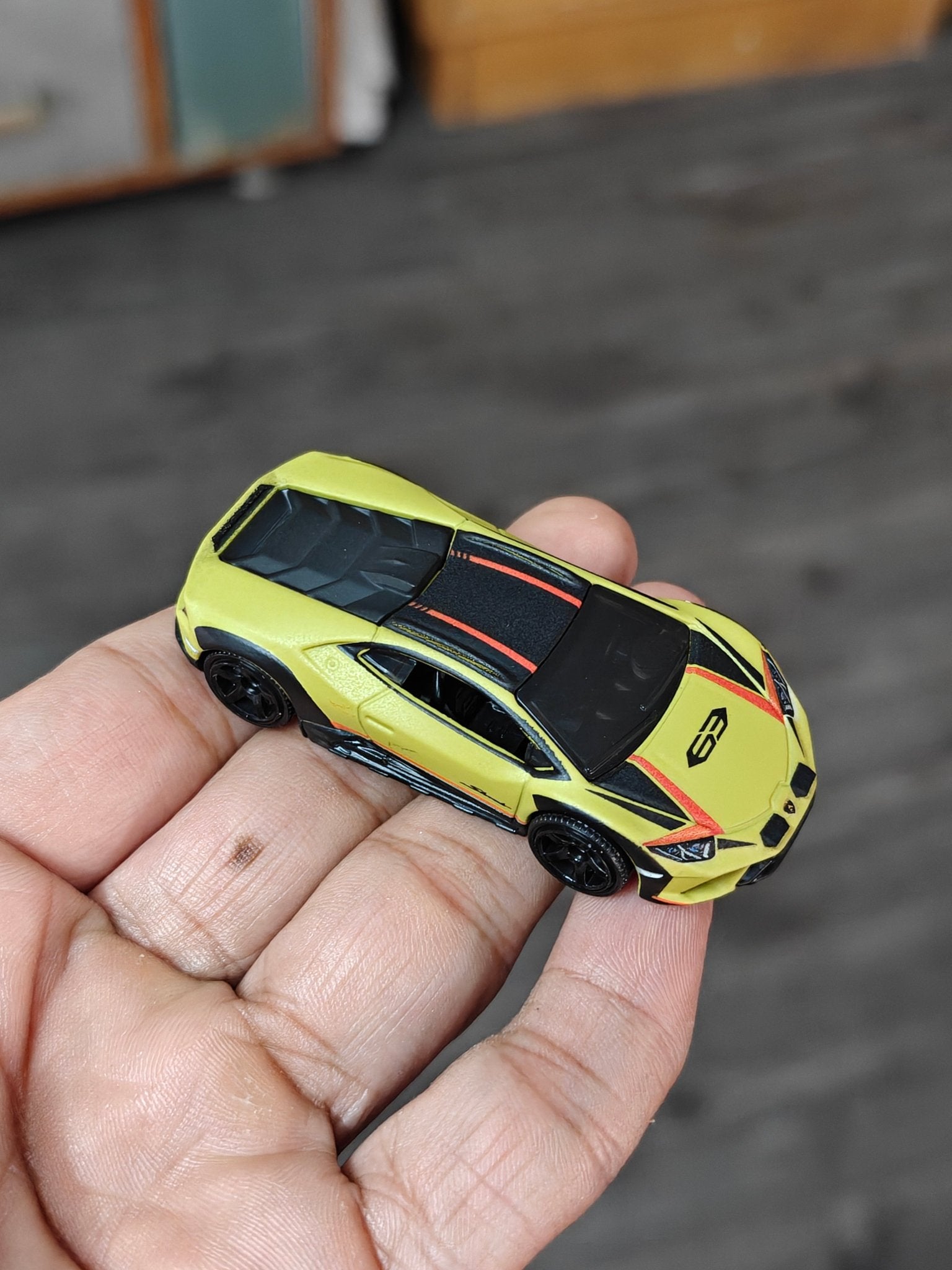 Moving Parts Matchbox Lamborghini Huracan Sterrato (Uncarded - New) - Kinder Logs