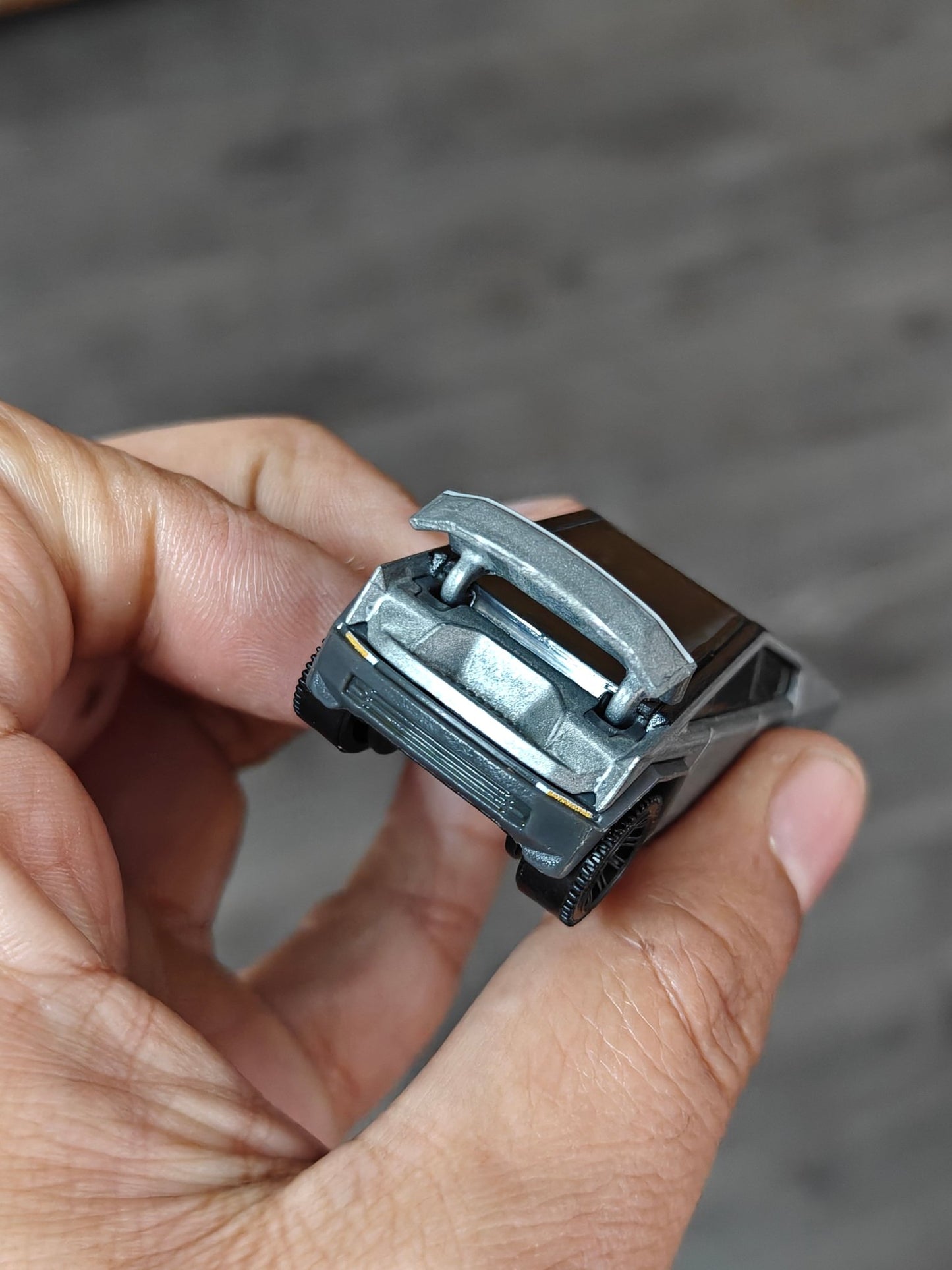 Moving Parts Matchbox Tesla Cybertruck (Uncarded - New) - Kinder Logs