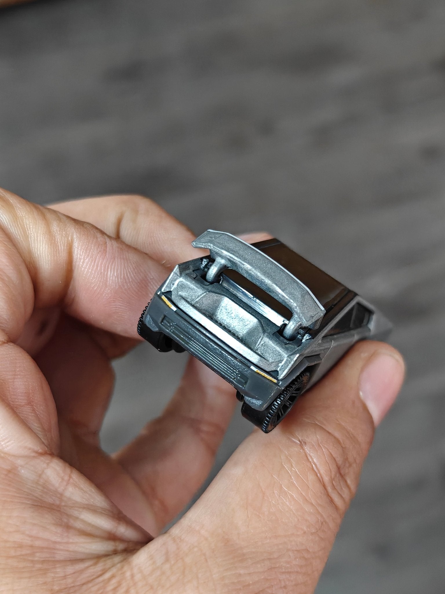 Moving Parts Matchbox Tesla Cybertruck (Uncarded - New) - Kinder Logs