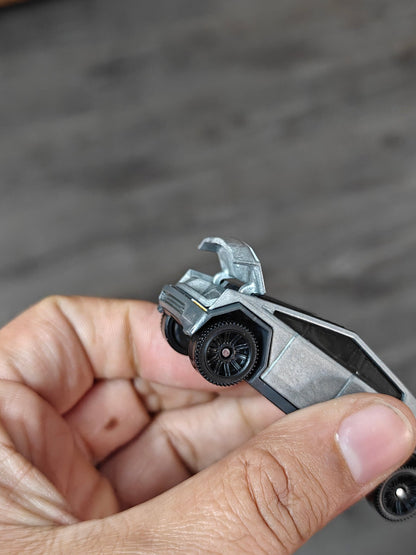 Moving Parts Matchbox Tesla Cybertruck (Uncarded - New) - Kinder Logs