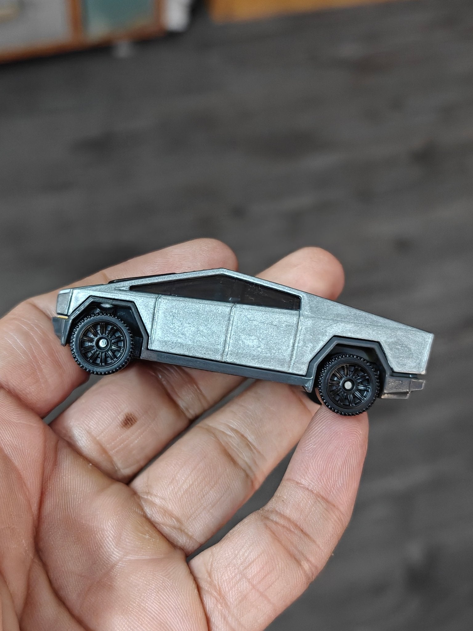 Moving Parts Matchbox Tesla Cybertruck (Uncarded - New) - Kinder Logs