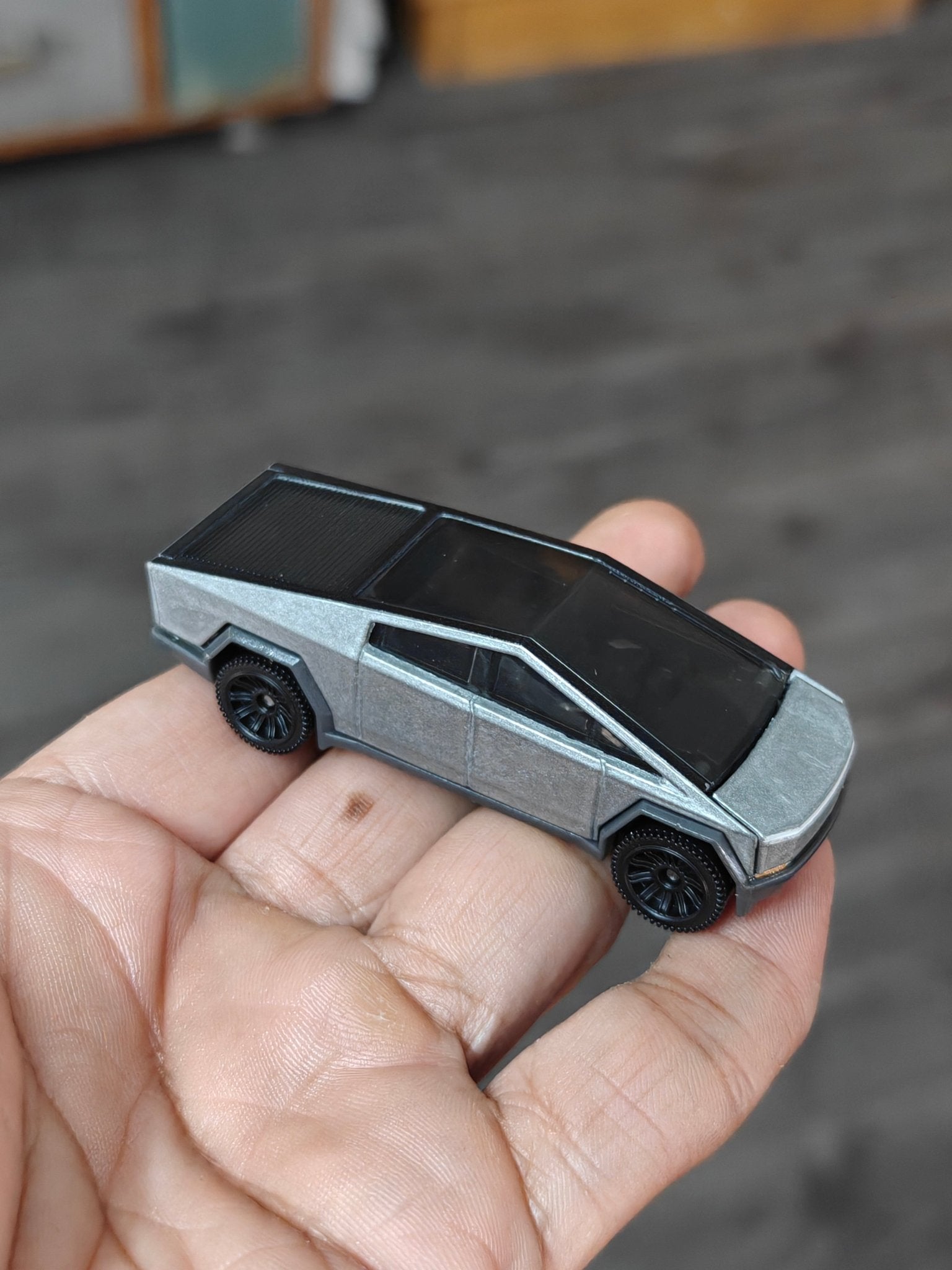 Moving Parts Matchbox Tesla Cybertruck (Uncarded - New) - Kinder Logs