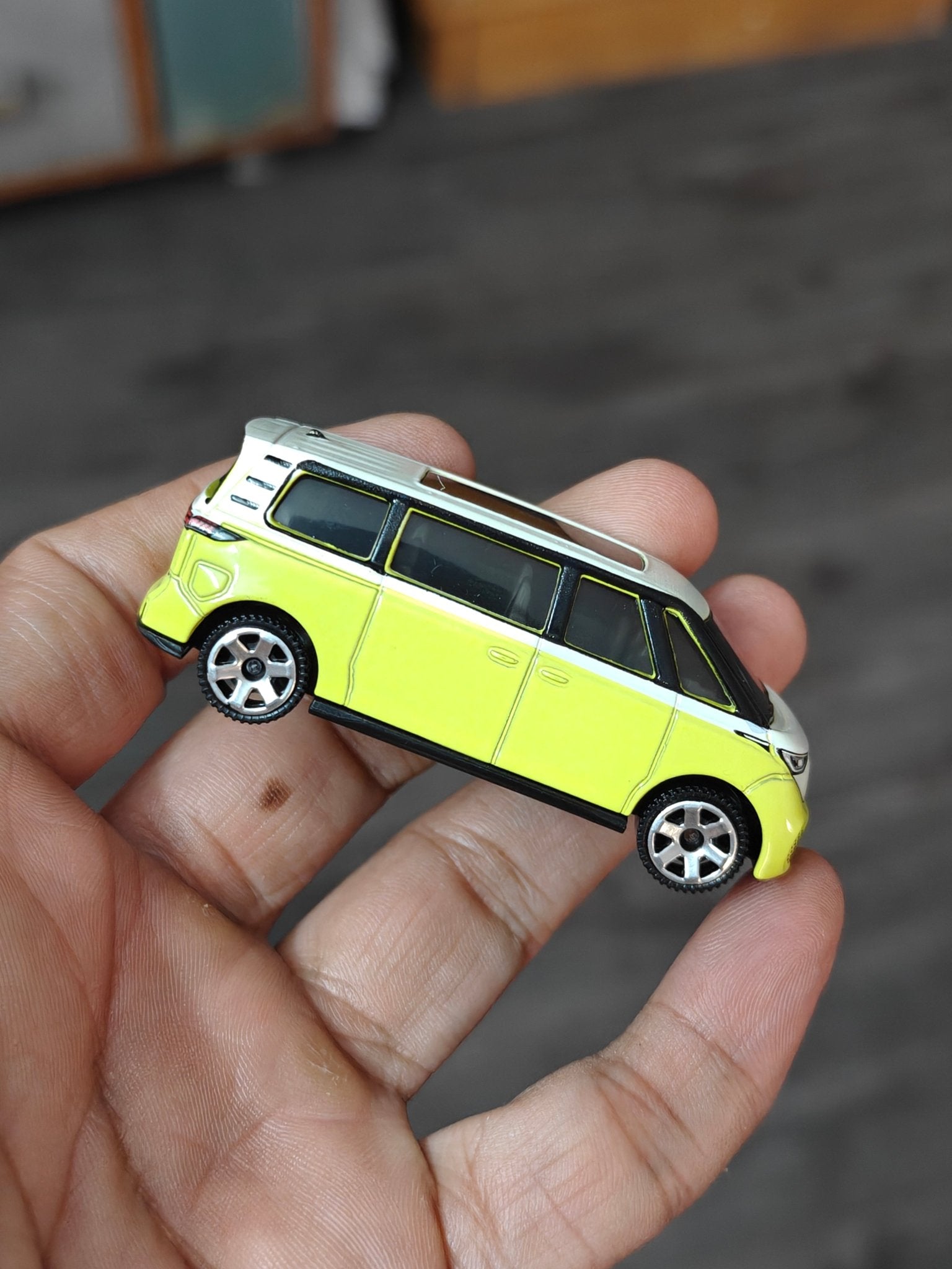 Moving Parts Matchbox Volkswagen ID Buzz (Uncarded - New) - Kinder Logs