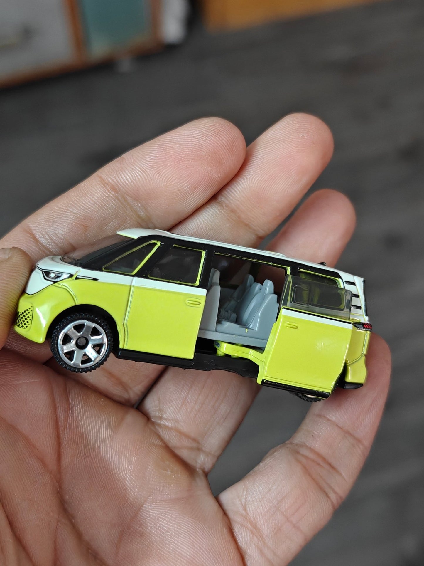 Moving Parts Matchbox Volkswagen ID Buzz (Uncarded - New) - Kinder Logs